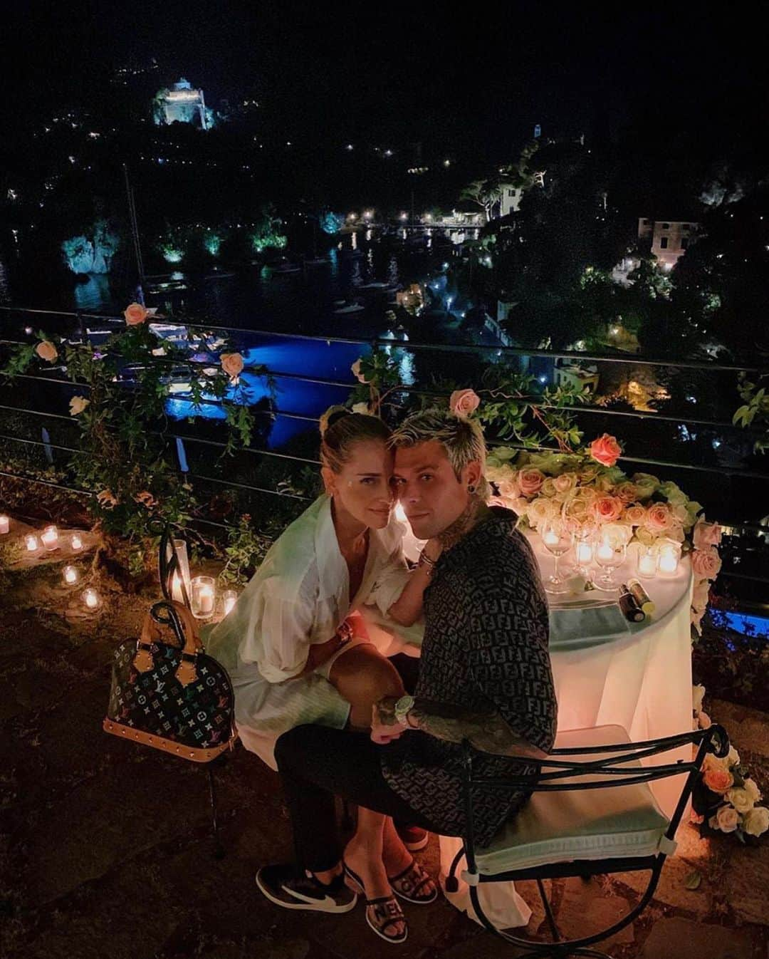 キアラ・フェラーニさんのインスタグラム写真 - (キアラ・フェラーニInstagram)「Last night in Portofino, celebrating our first wedding anniversary, was pretty magical too. I love you amore @fedez, forever 💘」9月1日 20時35分 - chiaraferragni