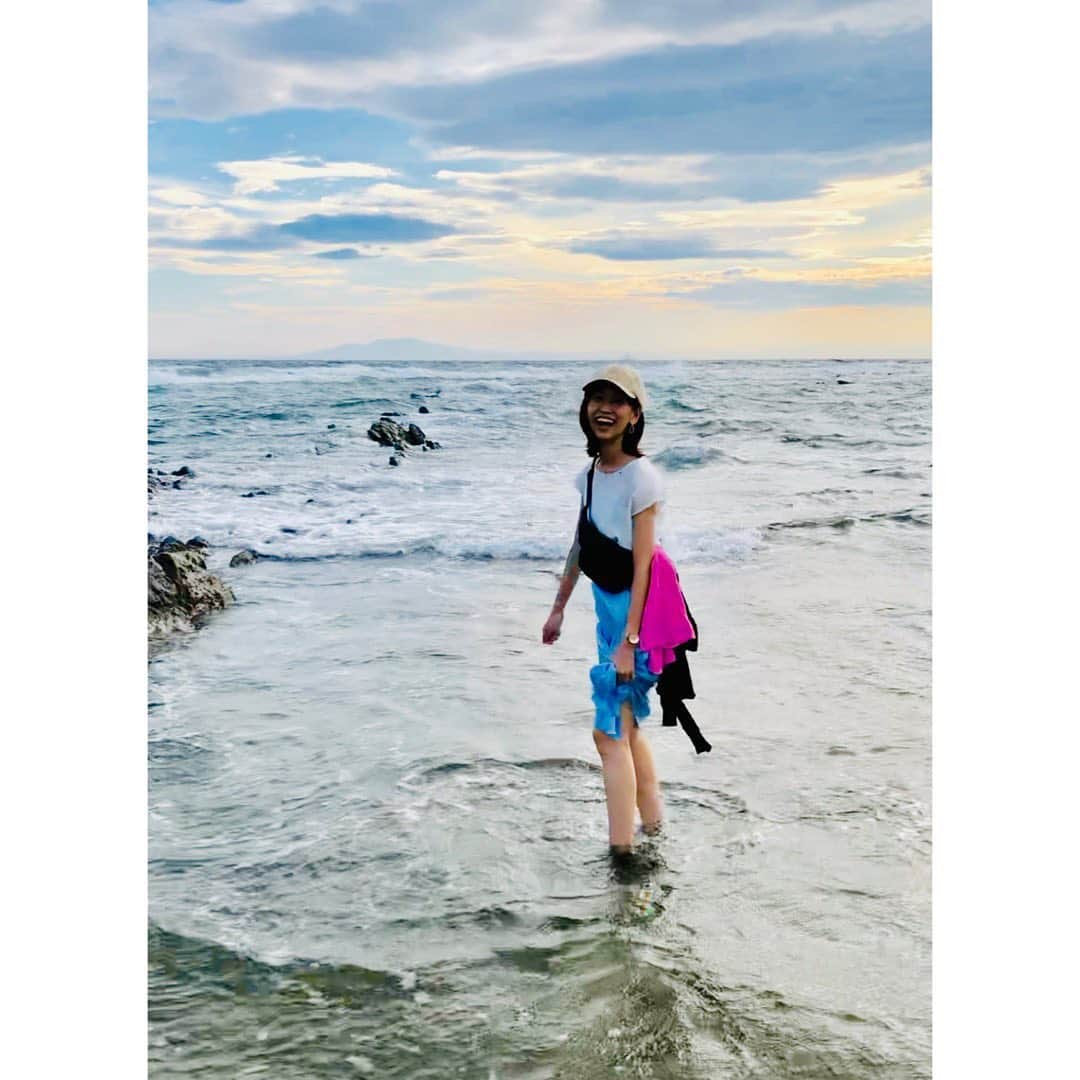 竹田愛さんのインスタグラム写真 - (竹田愛Instagram)「最後の夏してきた～🌴✨ やっぱ海で飲むビールが最高でした🍺 #葉山 #一色海岸 #逗子 #神奈川 #今年も #足だけちゃぷちゃぷ #ビール女子 #めぐさんぽ #夏 #summer」9月1日 20時45分 - megchun63