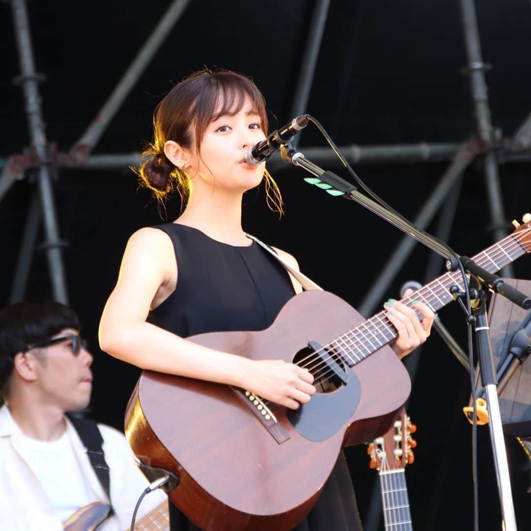 藤原さくらさんのインスタグラム写真 - (藤原さくらInstagram)「SWEET LOVE SHOWER ありがとうございました！  今日で夏のバンドセットはおしまい さみしいなぁ 楽しかったな〜  9/8は新潟JIN ROCK FES 9/15、New Acoustic campは 弾き語りです😌  そして新しいバンドで ツアーもいよいよ始まります！  各地よろしくです、 また〜〜！」9月1日 20時55分 - mammothsakura