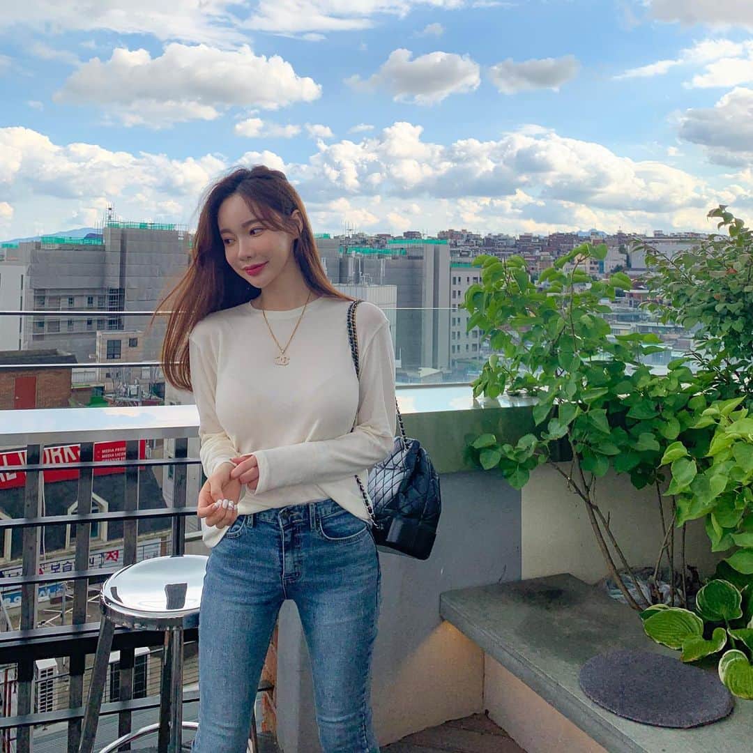 Hyemiさんのインスタグラム写真 - (HyemiInstagram)「델루나 오늘 마지막 😭 델루나 보고 다시 일해야지🙈」9月1日 20時57分 - hinzajoa