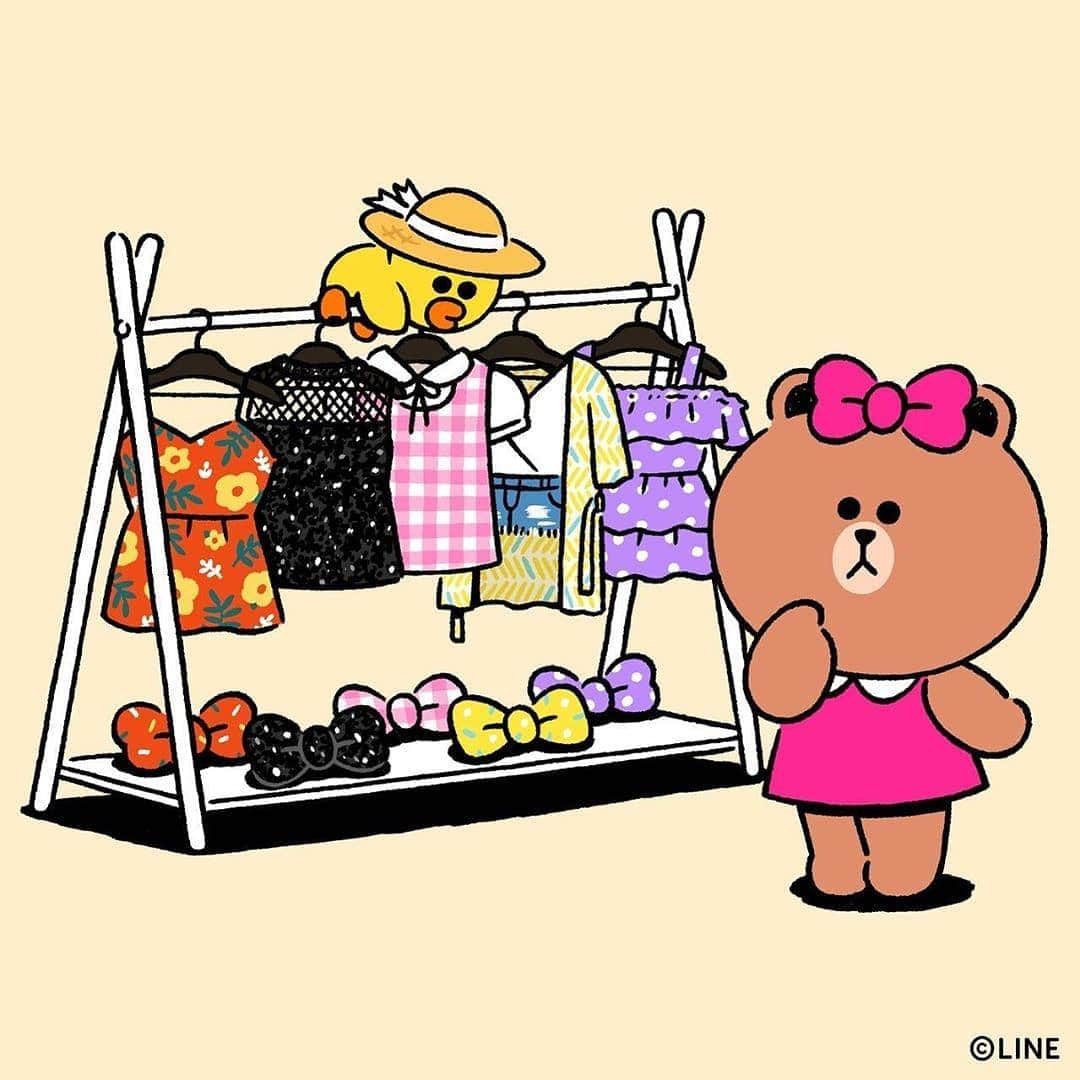 CHOCOのインスタグラム：「TWO problems: 1. Nothing to wear👚 2. No room for more clothes 🚪  #OOTD #Summer #Fashion #Outfit #CHOCO #SALLY #LINEFRIENDS」