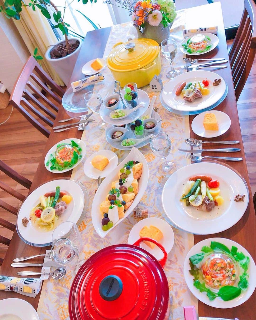 i_am_happpyのインスタグラム：「. . . 月1行ってる料理教室🥂 料理や豆知識はもちろん、資格の勉強もできるし、 みんなと話して情報交換するのも楽しい😆 そして何より先生が細かく教えてくれて、 いろんな話ししてくれるから面白くて素敵💗 ここを選んでよかったなーって毎回思う😊💕 . 初心者コースとかそれぞれ分かれてるから初めてでも安心🙆‍♀️どこに行こうか迷ってる〜っていう人とか質問も多いので、自分の時間がある時にぜひ体験に来てみてほしい😆💕 . #熊本#料理教室#cooking#cookingram」