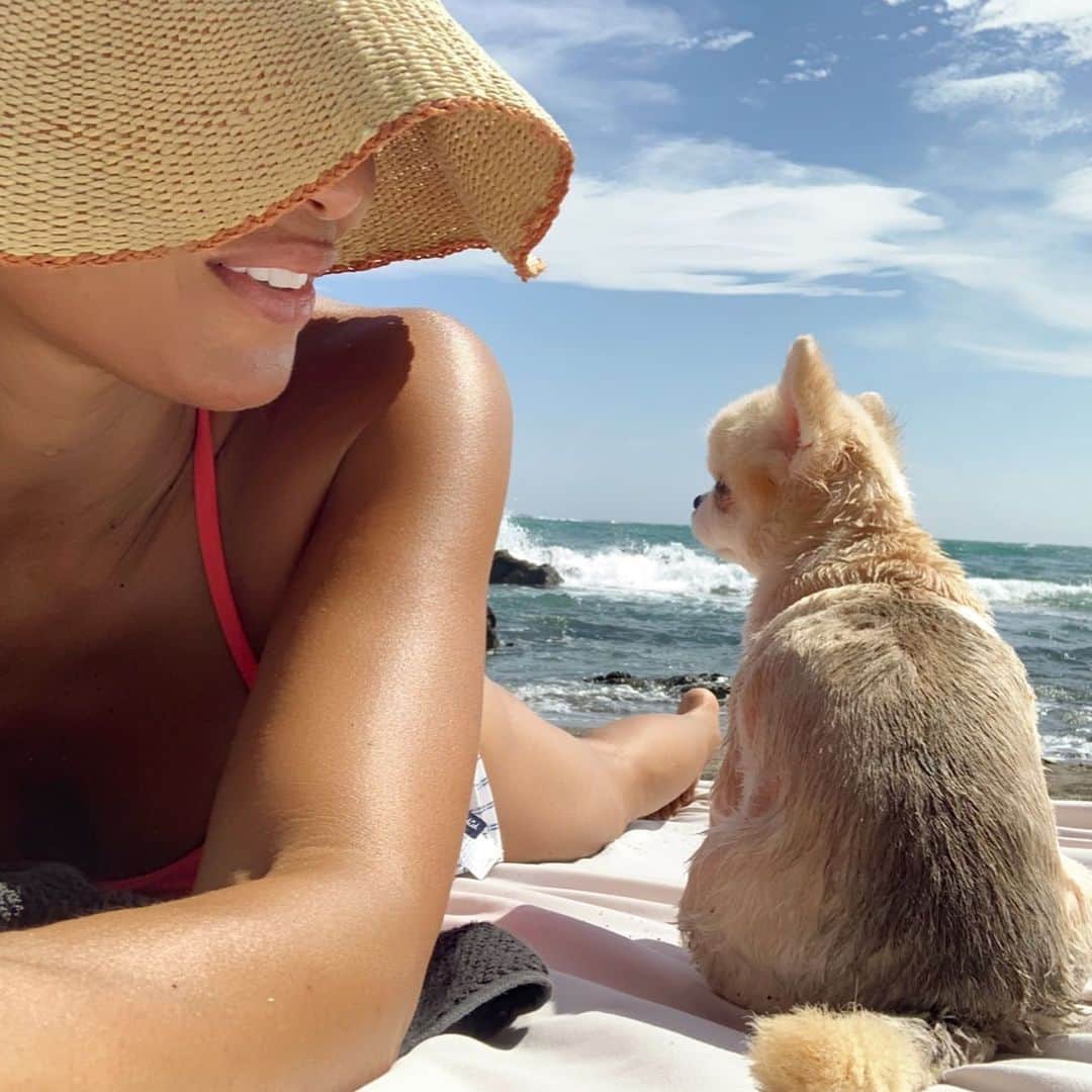 のインスタグラム：「Good Bye Summer🌊😢 Hi Autumn🌾🌕 - With My long time dear friend @masamikimihara and her cutie pup Peco. xx😘😘」