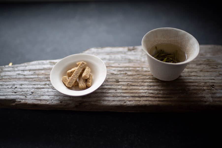 Naomiさんのインスタグラム写真 - (NaomiInstagram)「#杭州に出逢う  杭州の伝統的なお菓子。金木犀が可愛すぎ❤︎ blog更新してます。今日からお土産編  @visit_hangzhou #杭州 #杭州旅行」9月1日 21時16分 - nao1223