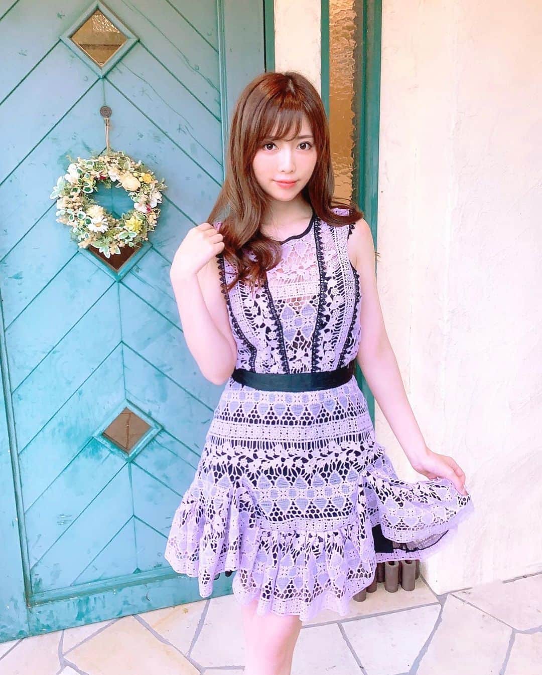 のインスタグラム：「お気に入りの 山の上でランチしました✨  胸元が少しセクシーで、 めちゃ可愛いワンピース着ていったよ☺️💕 ラベンダー×ブラックの色味が可愛い💓 こうゆうワンピース大好き♬ ・ @selectshop.brillant ・ ・ ・ ・ ・ ・ ・ ・ ・ ・ #セレクトショップ#brillant#清楚系女子#清楚コーデ#ワンピース#コットンワンピ#レースワンピース#可愛い#綺麗#今日のコーデ#お洒落#コーディネート#ファッション#お洒落好きな人と繋がりたい#夏コーデ#爽やかコーデ#綺麗になりたい」