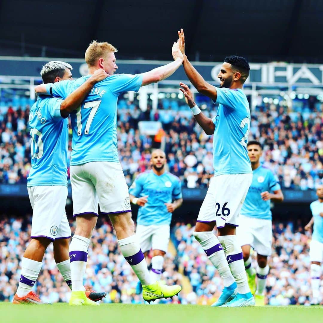 リヤド・マフレズのインスタグラム：「Great win yesterday @mancity #teamDz」