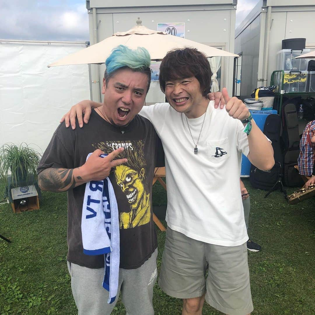 DUTTCHさんのインスタグラム写真 - (DUTTCHInstagram)「ええ日やった🤘  #ラブシャ  #ウラブシャ #フェスあるある #めっちゃ素めっちゃ作り笑い」9月1日 21時23分 - uzmkduttch