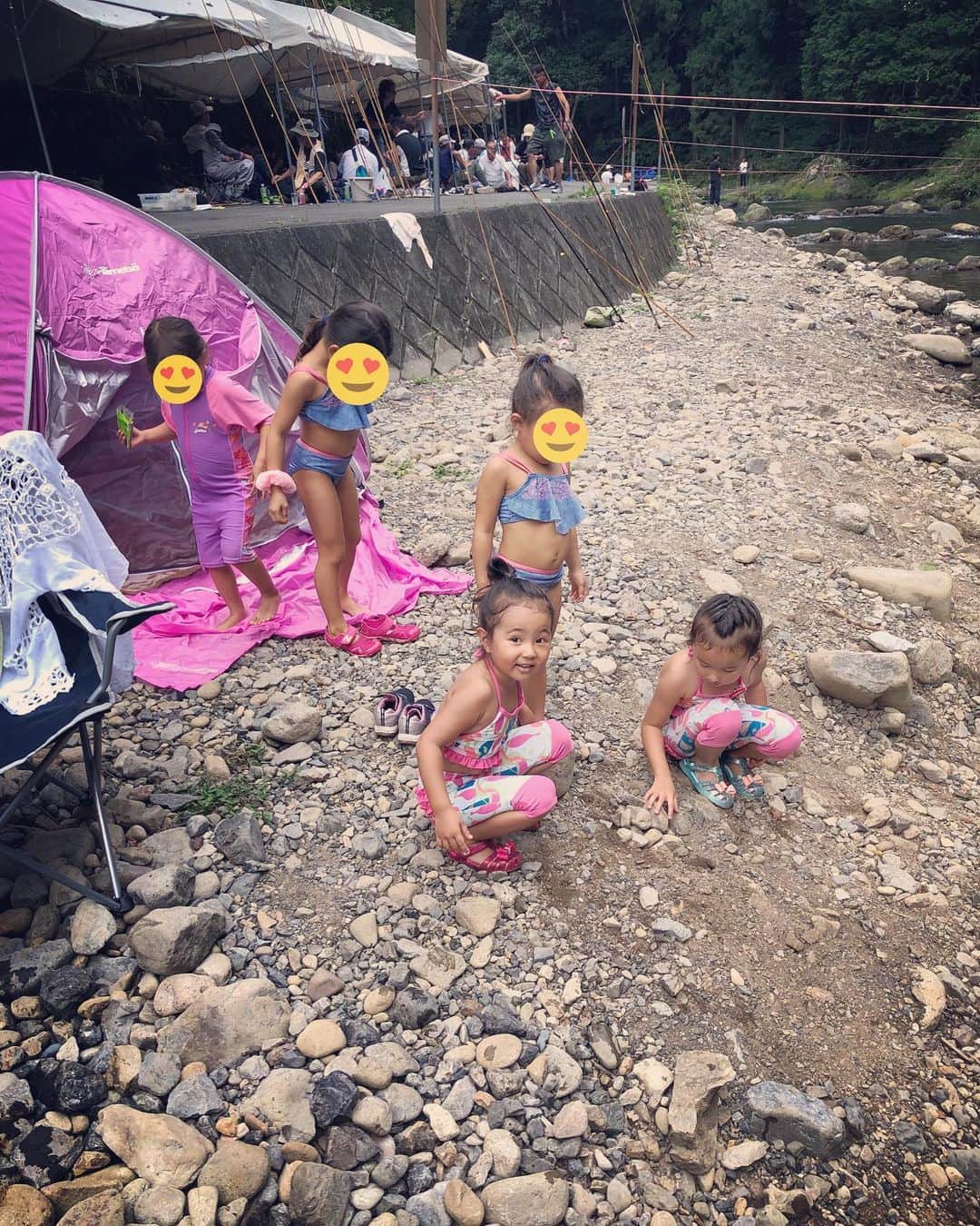 ユージさんのインスタグラム写真 - (ユージInstagram)「子供達と釣りに行ってきたよ🎣気づけば子供達は全員女子💁‍♀️ みんな釣りよりもテントの中にいた時の方が楽しかったらしい⛺️ にしても焼いた魚はうまかったなー😊パパはここ数日でかなりクタクタになったけど、大満足です❗️ #リリサラ #夏休み終了」9月1日 21時25分 - yujigordon