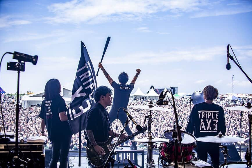 MAH さんのインスタグラム写真 - (MAH Instagram)「TRIPLE AXE TAKEOVER at RUSH BALL 2019.  #SiM #coldrain #HEYSMITH #TAT2019 #RUSHBALL #ラシュボ  Photo @hayachinphoto」9月1日 21時27分 - mahfromsim