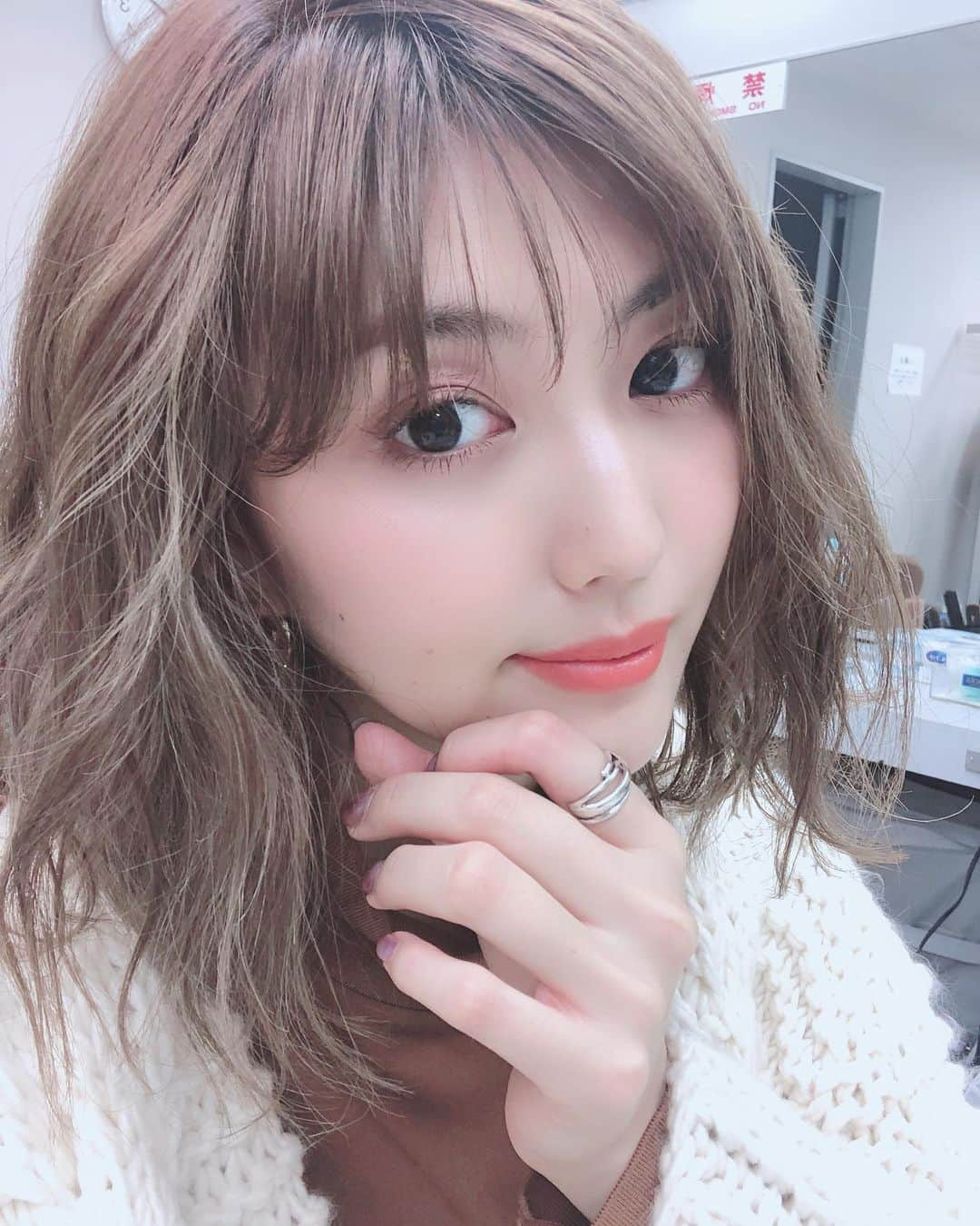 岩﨑名美さんのインスタグラム写真 - (岩﨑名美Instagram)「今日の撮影も楽しかったなあ。 最近お気に入りのリング☺︎」9月1日 21時28分 - nami_iwasaki