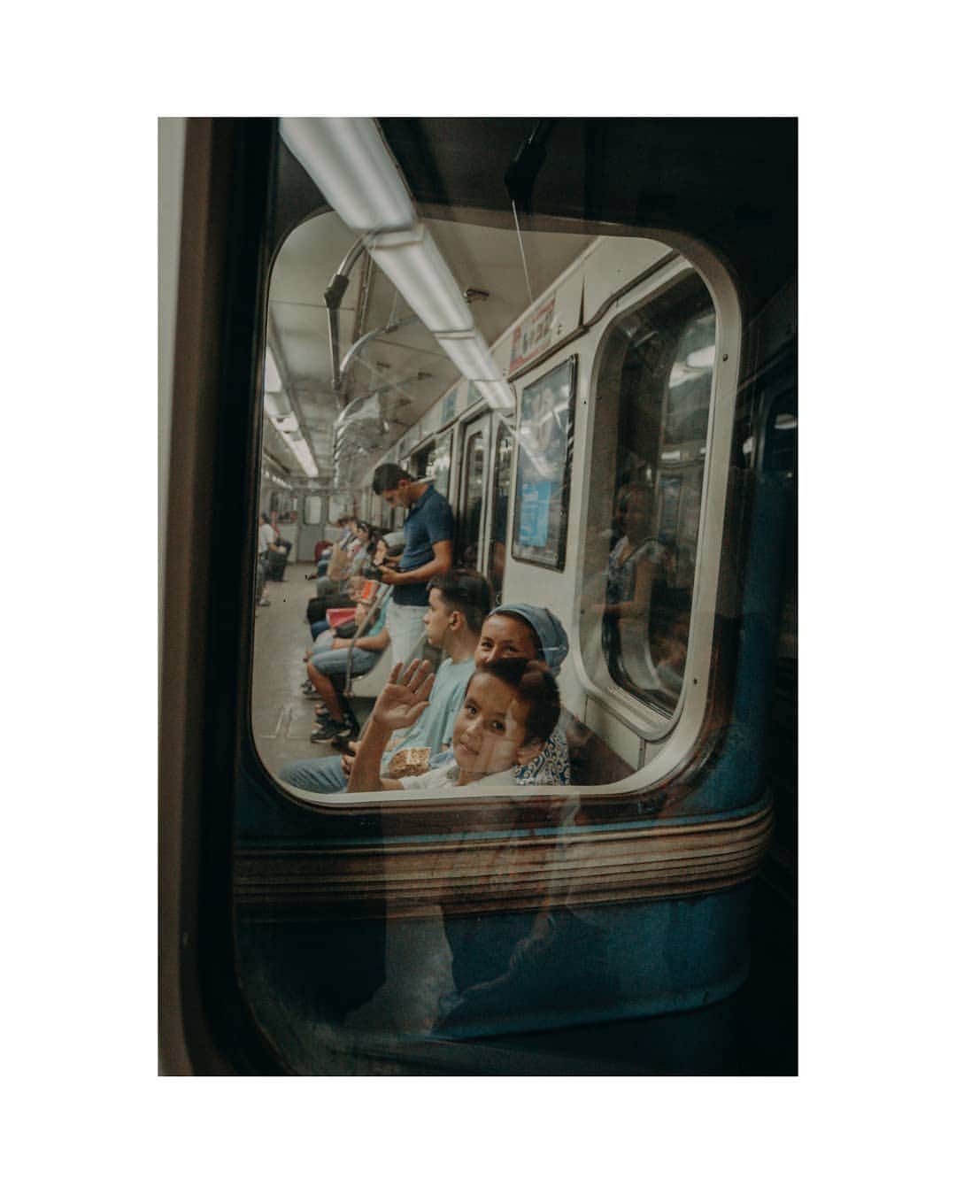 Putri Anindyaさんのインスタグラム写真 - (Putri AnindyaInstagram)「Tashkent : underground // the first line of metro in Tashkent opened in 1977, the oldest in Central Asia. With the gorgeous architecture in some of the stations, these metro stations are something that you should see when you come to Uzbekistan. Interesting fact, i read in some articles that it was illegal to take pictures inside the metro system until last year. They lifted the ban in late 2018 . . That is also the reason why i suggested to explore the metro stations on our second day with @worldinfluencerscongress. Glad i have some cool company to experience this! Tagging @andredemello @micksalas @jololuarca @dotzsoh @mgtenazas who dare enough to get lost a little 😎」9月1日 21時28分 - puanindya