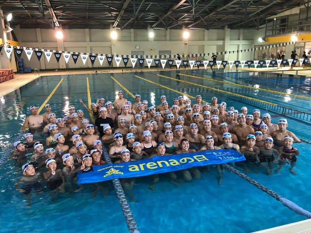 山根優衣のインスタグラム：「* 今日はarenaの日のイベントに 参加させて頂きました🏊‍♂️ . 北島康介さんも サプライズで来てくださいました！ 私の地元、鎌倉で たくさんの方と泳ぐことができて すごく楽しかったです😊 ありがとうございました！ . #arenaの日 #アリーナ  #セントラルスポーツ」