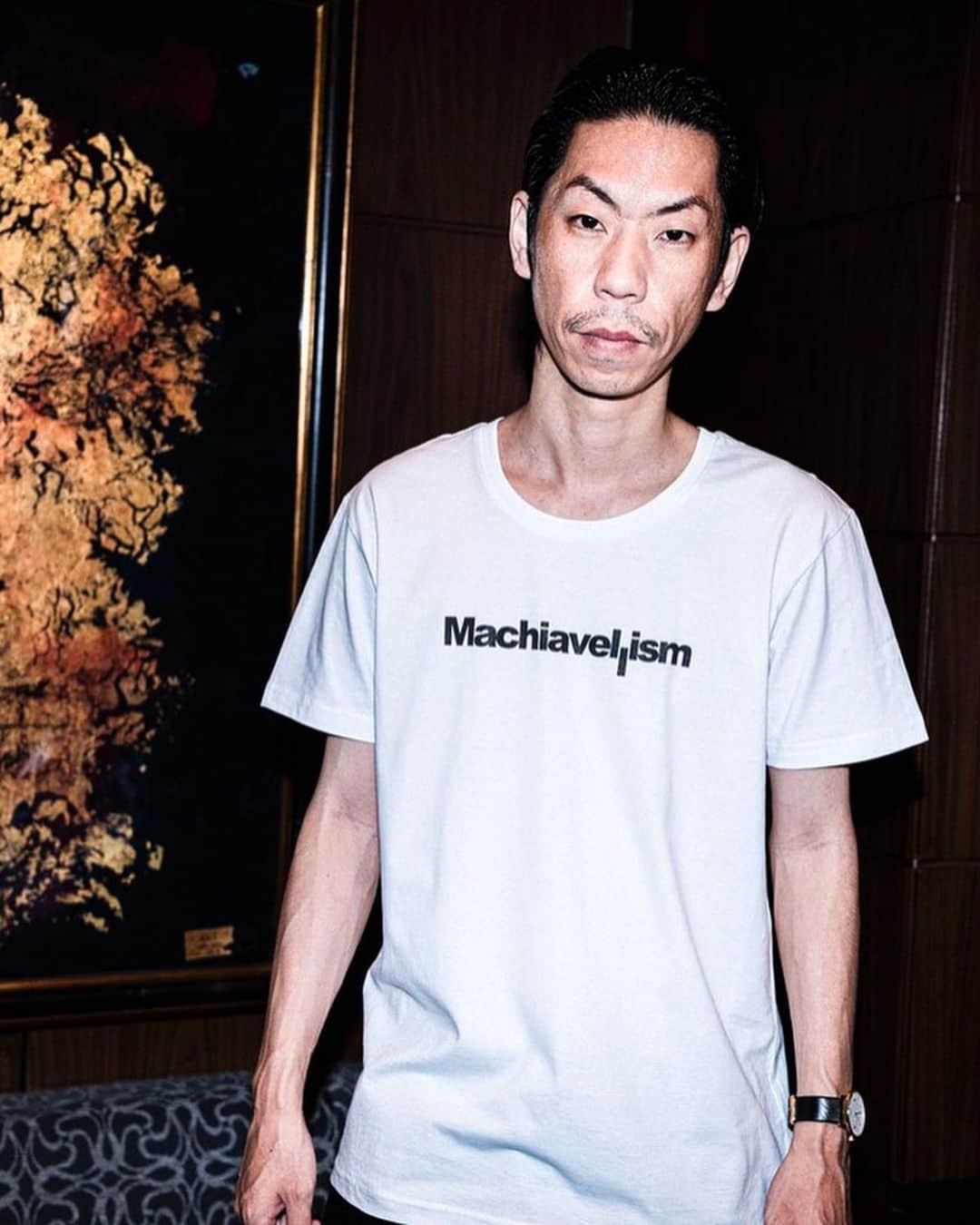 いおりのインスタグラム：「ただ今ツイッターでTシャツプレゼントを企画しています。 最高にクールなnewブランドです。 ぜひツイッターもチェックよろしくお願いいたします。  #Tシャツ #T-shirt #samuragochi #instafashion  #呂布カルマ #鎌田紘子」