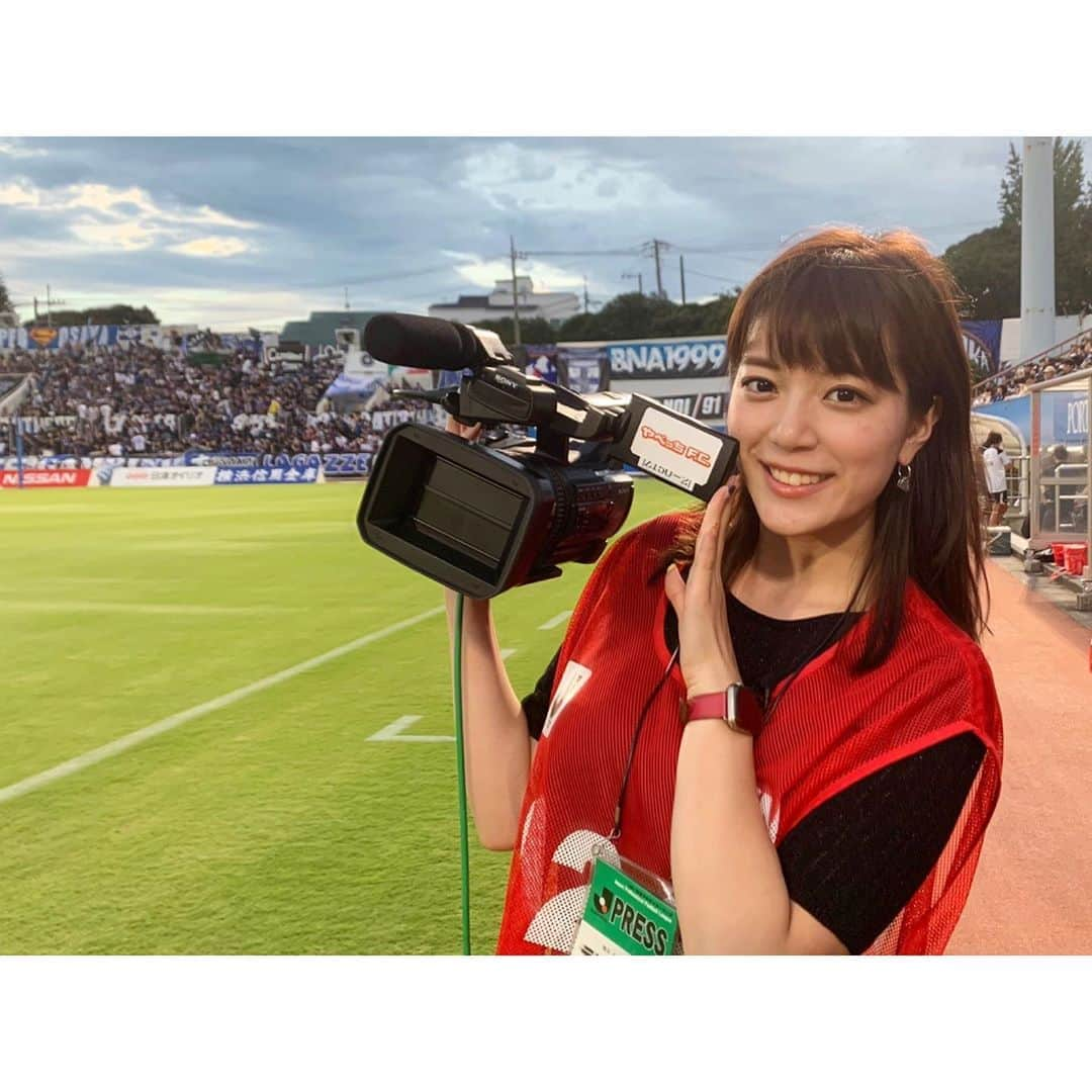 三谷紬さんのインスタグラム写真 - (三谷紬Instagram)「* 昨日は！ 初めてニッパツ三ツ沢球技場へ 取材に行きました〜⚽️💓 ピッチとスタンドの距離の近さに ワクワクドキドキしました🤭！ あれだけ近いと、 応援もいつも以上に熱が入りますね🔥 私に気がついて声をかけてくださった方々、 本当にありがとうございました🙇‍♂️ 嬉し恥ずかしです…🙈💓 . そんな取材の模様は 今夜の「やべっちF.C.」にて放送です！ 7分押しの0時12分からです！📺 ぜひ見てください〜！📣 * #やべっちfc#横浜fマリノス#vs#ガンバ大阪#横浜#fマリノス#マリノス#ガンバ#大阪#ニッパツ三ツ沢球技場#三ツ沢#サッカー#soccer#football#カメラ#camera#アナカメ#サポーター#ありがとうございました#テレビ朝日#アナウンサー#三谷紬」9月1日 21時48分 - mitani_tsumugi