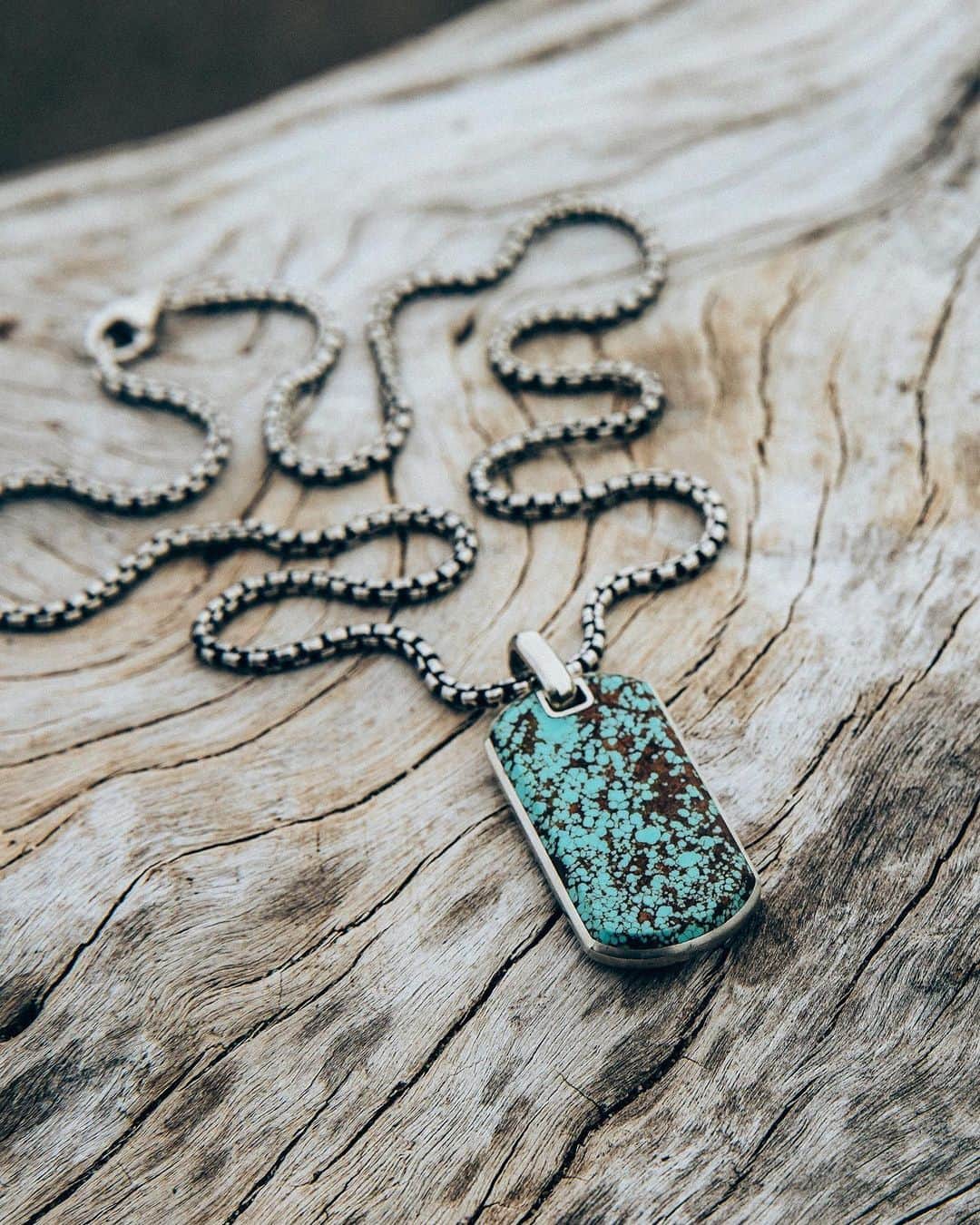 デビッドヤーマンのインスタグラム：「Life aquatic 💧Matrix turquoise evokes ocean reefs seen from high above in this new Exotic Stone tag. 📷@jimmychin #DYxJimmyChin」