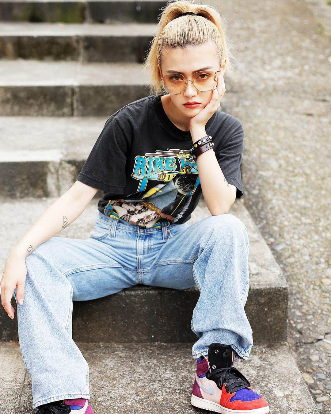 Droptokyoさんのインスタグラム写真 - (DroptokyoInstagram)「TOKYO STREET STYLE Name: @ninaendo_official  Dad Jeans: @levis_japan  #dadjeans#ダッドジーンズ #リーバイス #Levis#pr#streetstyle#droptokyo#tokyo#japan#streetscene#streetfashion#streetwear#streetculture#fashion#denim#denimstyle#jeans Photography: @kyoheihattori」9月1日 22時07分 - drop_tokyo