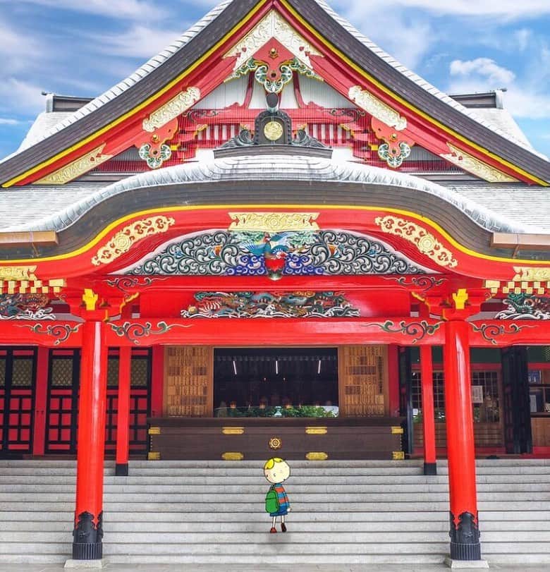 のインスタグラム：「Stepping in to Naritasan Fudoson's main hall where the temple itself is like a great artwork with gorgeous sculptures and decorations all around. Find it with a 15-minute walk from Korien Station 🚇 ⠀⠀⠀⠀⠀ まるでアートのような豪華な彫刻や飾りが施された成田山不動尊の本堂✨ あそこにも！ここにも！繊細なアートを見つけるのワクワクする♪ ————————————————————— #maido #withOsakaBob #Osaka #OsakaJapan #大坂 #오사카 #大阪 #Осака #โอซาก้า　#観光 #大阪旅行 #大阪観光 #오사카여행 #日本景點  #osakatrip  #visitjapan2036 #travel #tourism #sightseeing #travelgram #成田山不動尊 #temple #shrine」