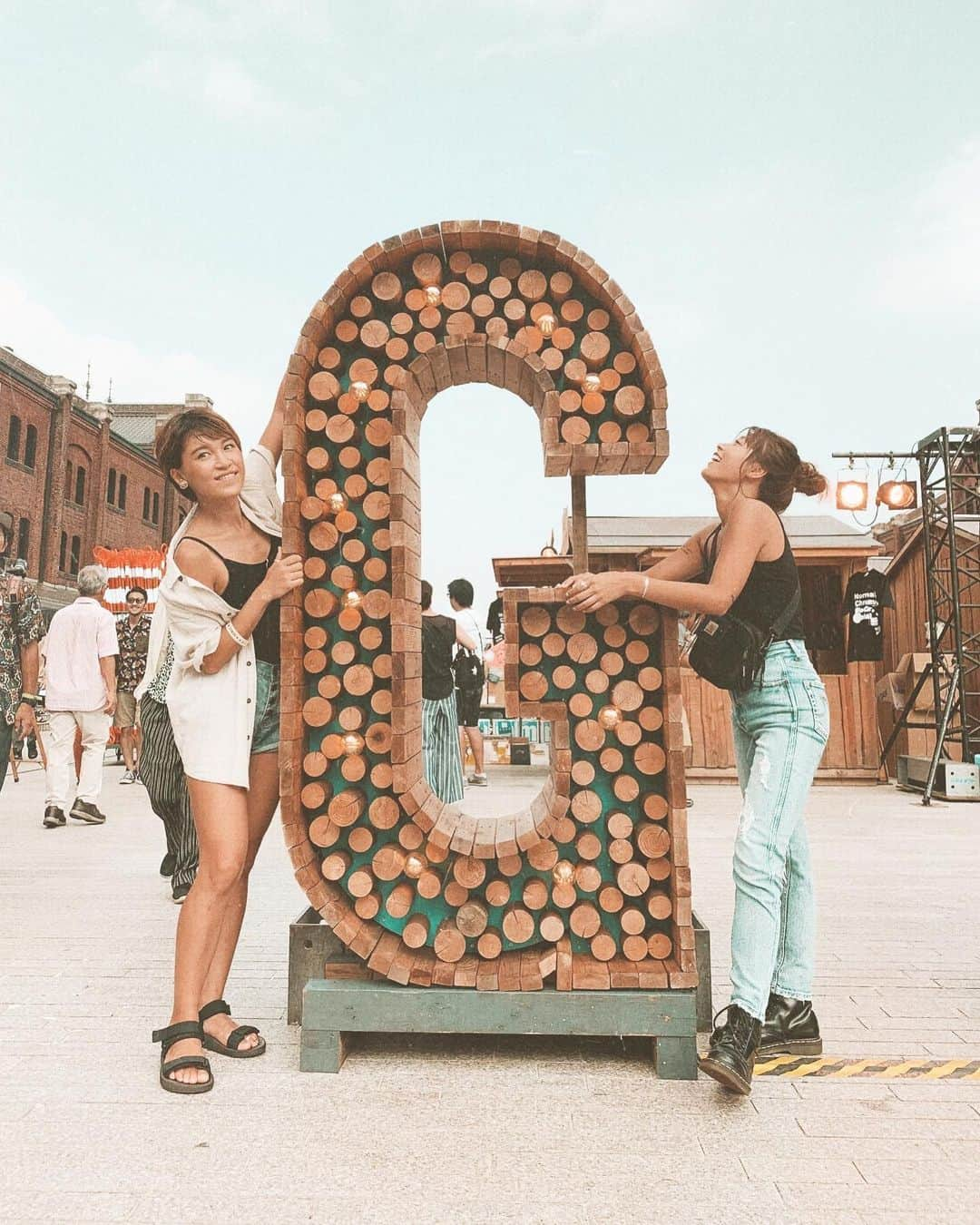 馬詰まほさんのインスタグラム写真 - (馬詰まほInstagram)「localgreenfestival🌿 . ちょっとの時間だったけど @hydroflask.jp に遊びに行ったら 大好きなみんなが集まってきて楽しかった🧡 サーファーファミリーみんなお帰り☺︎ . @kim_kim928 @furi51 も居たよ🧸 暑い中、お疲れ様でした✌︎✌︎ そして @gen__g2n いつもありがと✨ . 毎日の生活で欠かせないハイドロ もっとたくさんの人に愛用して欲しいなぁ☺️☺️ .」9月1日 22時16分 - mahorin.1993