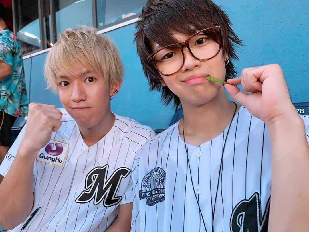 イニ（じん）さんのインスタグラム写真 - (イニ（じん）Instagram)「最高の一日でした⚾️ この小さい頃から通っていた マリンに立てて…😭 ユニフォームの番号は 通るか分からなかったけど もちろん26番で行かせて頂きました！！！！ リプとか色々見てる限り リスナーさんも野球楽しめたみたいで本当によかった🥺⤴︎ 本当に幸せな1日でした！！！！ #chibalotte #marines」9月1日 22時29分 - jinjin10272