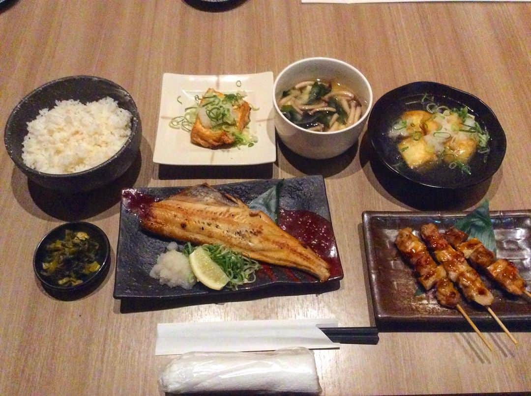 鶏っく 京橋さんのインスタグラム写真 - (鶏っく 京橋Instagram)「味噌.豆腐．魚、米も 日本の食はやっぱり おいしい😋🐟🍣✨ 今日の賄いはそんな 日本固有の食材をつかって 作りました🌚🌚 本店はおススメでホッケが あるので 是非食べにきてください🌝  #鶏っく#京橋#個室#居酒屋#チーズタッカルビ#食べ放題#飲み放題#天草大王#熊本#地鶏#炭火焼き#駅チカ焼き鳥#水炊き#逸品#創作料理#掘りごたつ#環状線#京阪#地下鉄す#魚#鶏 #ジャパニーズフード」9月1日 22時35分 - trick.kyoubashi