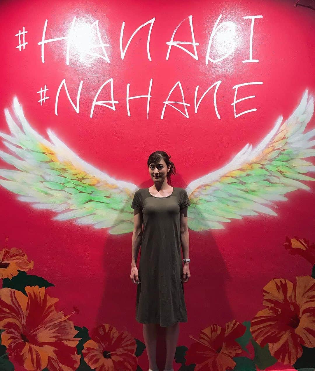 高橋麻美さんのインスタグラム写真 - (高橋麻美Instagram)「ついに見つけた ザ・インスタ な壁😁  #羽#wing#wall#pic#insta」9月1日 22時47分 - charmy421