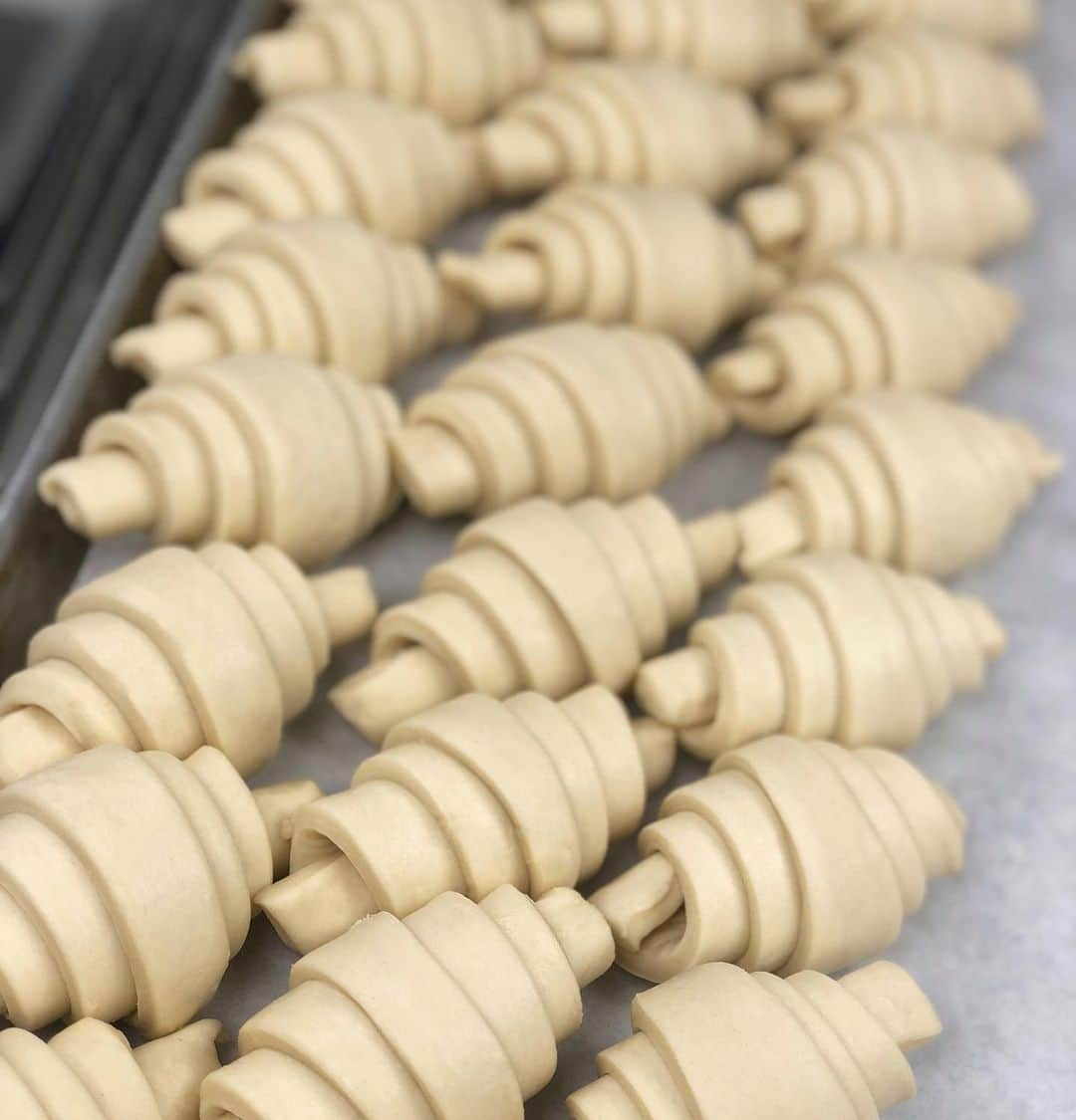 DOMINIQUE ANSEL BAKERYさんのインスタグラム写真 - (DOMINIQUE ANSEL BAKERYInstagram)「Sunday mornings rolling croissants 😍」9月1日 22時44分 - dominiqueansel