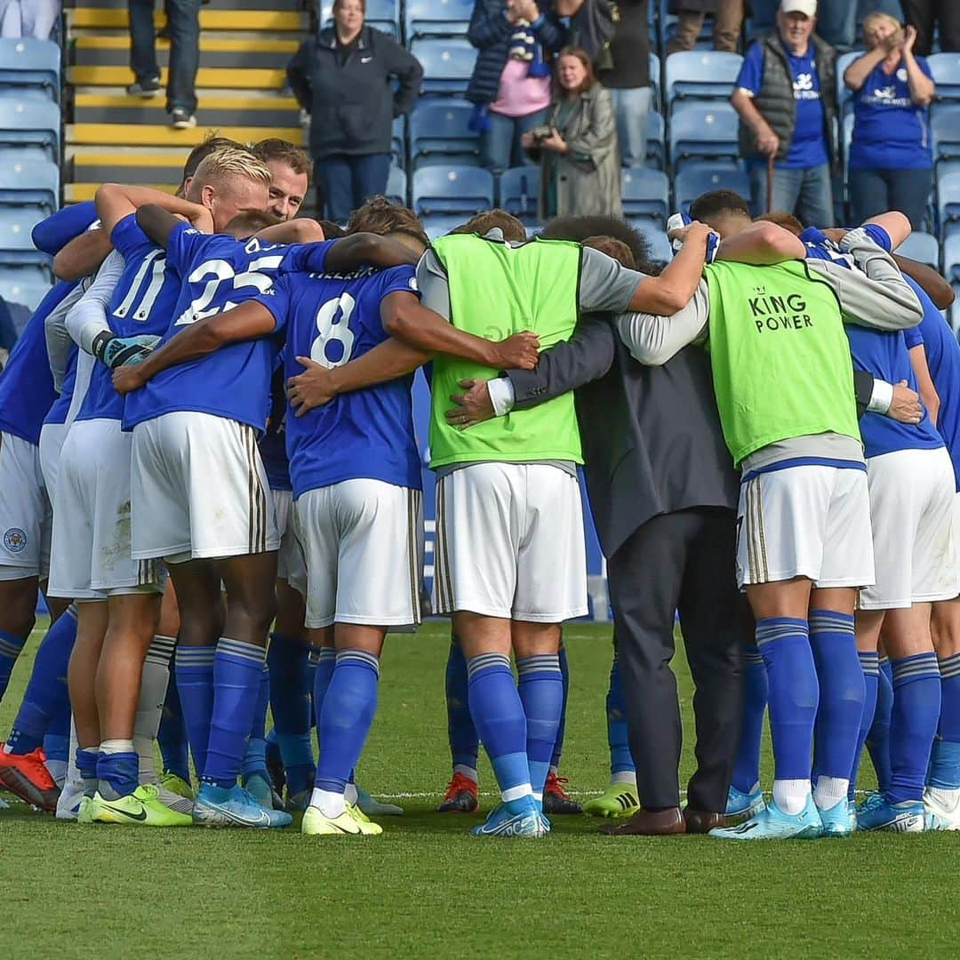 クリスティアン・フックスさんのインスタグラム写真 - (クリスティアン・フックスInstagram)「Team 👊🏼 #LCFC」9月1日 23時03分 - fuchs_official