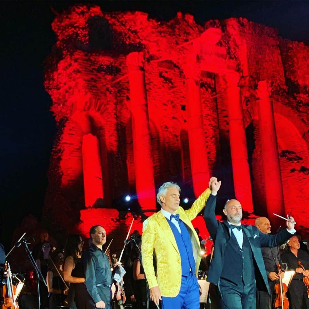 ミロスラヴァ・デュマさんのインスタグラム写真 - (ミロスラヴァ・デュマInstagram)「“Andrea Bocelli, who has sold 70 million records worldwide, paid tribute to his Mother, Edi, for persevering in her pregnancy during a performance. He interrupted a concert to recount the story of a pregnant woman was admitted to hospital with appendicitis. "The doctors had to apply some ice on her stomach and when the treatments ended the doctors suggested that she abort the child," said the singer. "They told her it was the best solution because the baby would be born with some disability. "But the young brave wife decided not to abort, and the child was born," he said. "That woman was my mother, and I was the child." He added: "Maybe I'm partisan, but I can say that it was the right choice and I hope that this could encourage many mothers who sometimes might find themselves in difficult situations but want to save the life of their baby." From @telegraph」9月1日 23時04分 - miraduma