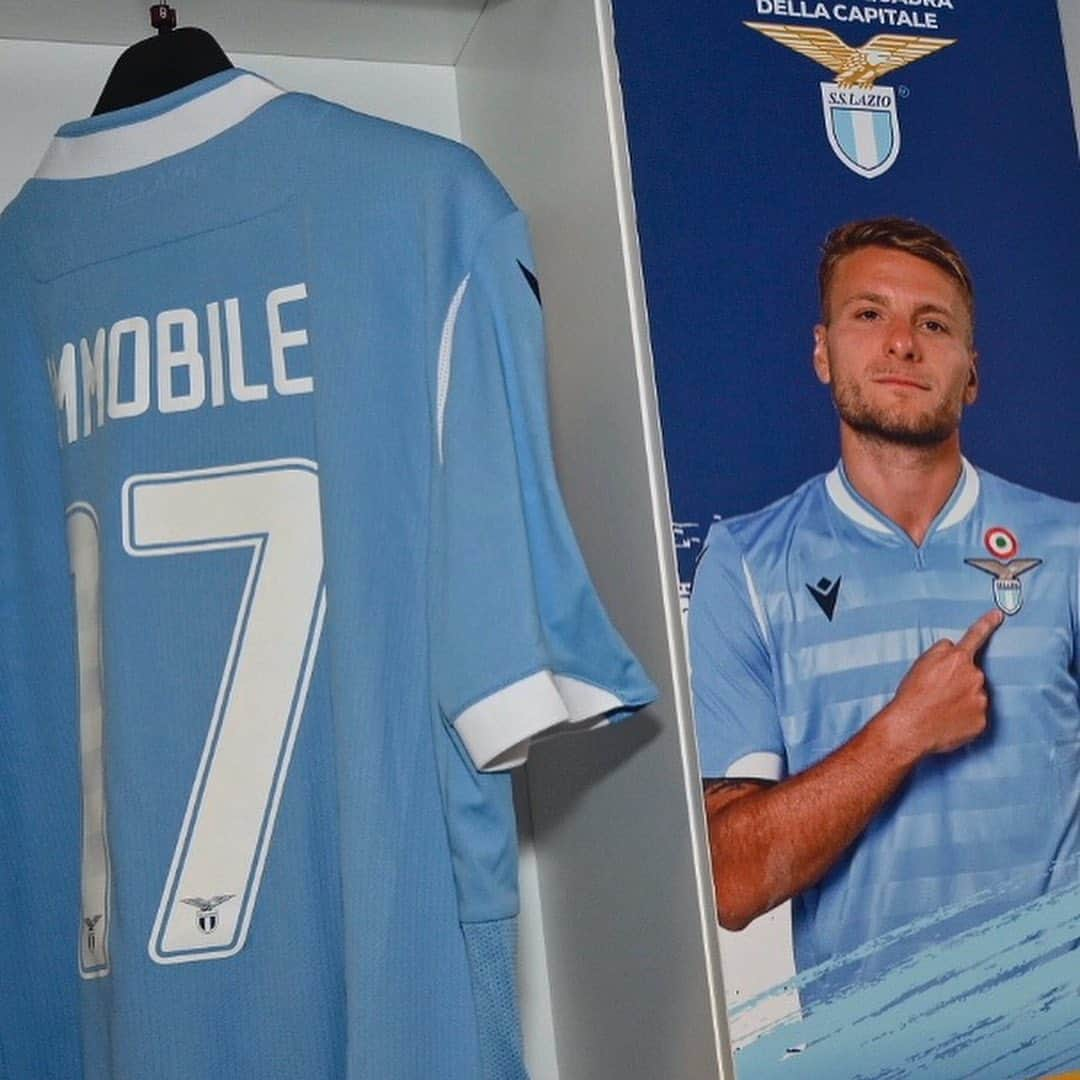 SSラツィオさんのインスタグラム写真 - (SSラツィオInstagram)「👕 All set in our dressing room... #LazioRoma #CMonEagles 🦅」9月1日 23時11分 - official_sslazio