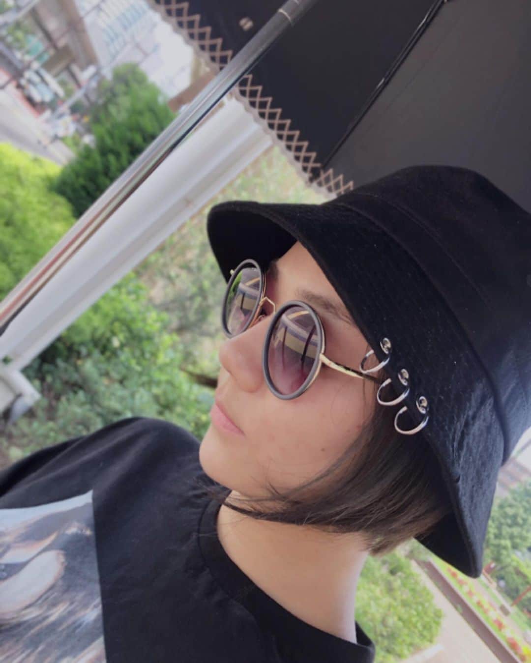 のインスタグラム：「ただいま〜I’m home 🇯🇵✌︎ 夏よお願いまだ終わらないで欲しい なあ〜 写真たくさん更新しようーっと😘」