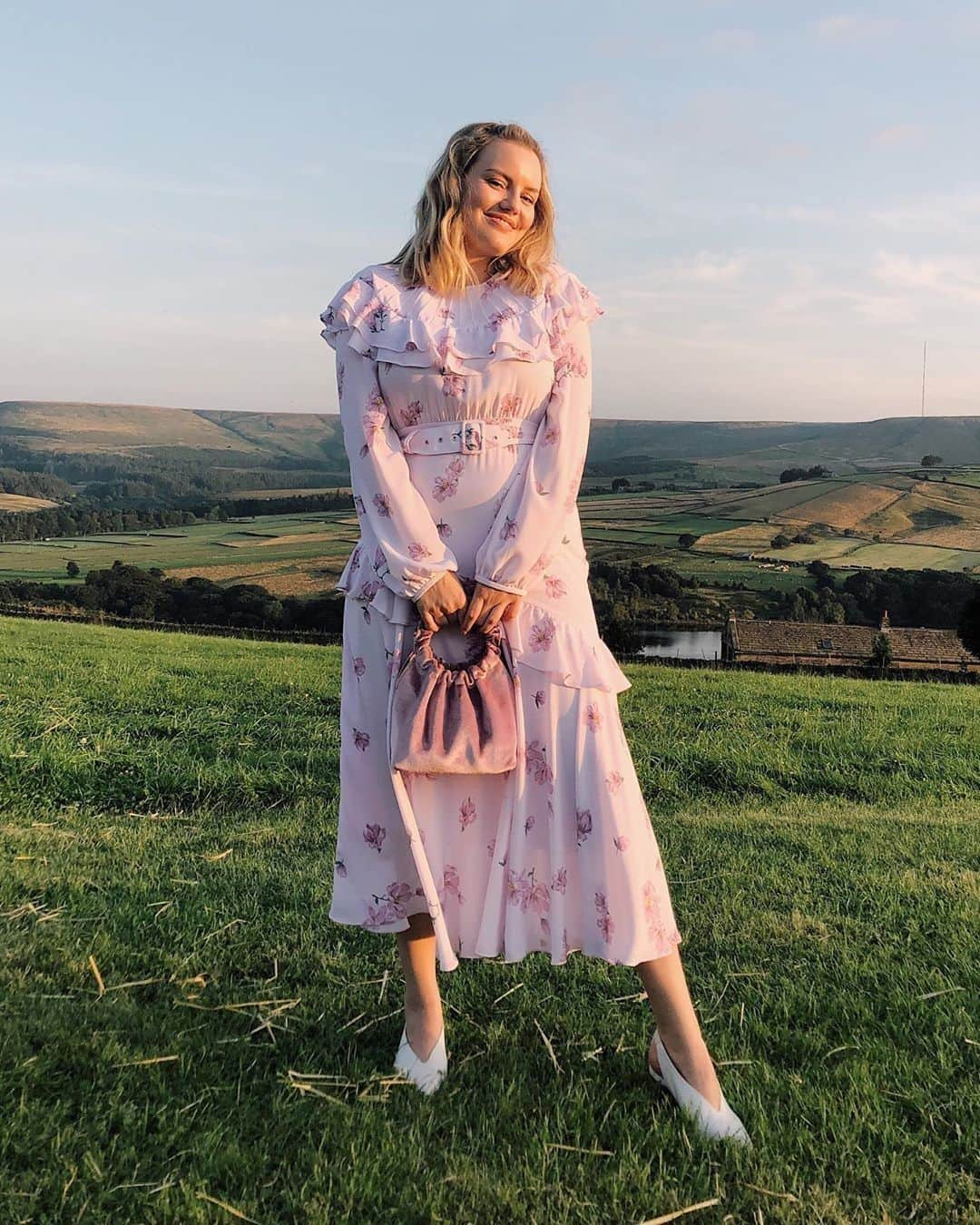 ASOSさんのインスタグラム写真 - (ASOSInstagram)「Butter literally wouldn't melt 🌸 📸@asos_lotte 🔎Miss Sixty floral printed dress (1394749)」9月1日 23時15分 - asos