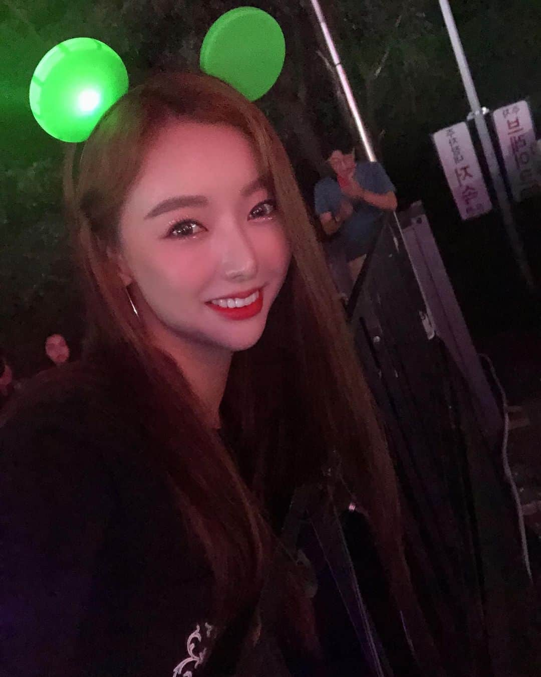 セリ さんのインスタグラム写真 - (セリ Instagram)「오늘은 일찍 와찌롱👻👻 #edc2019 마지막 is 깔꼼쓰 ❤️ #edckorea #페스티벌」9月1日 23時20分 - shabet_serri