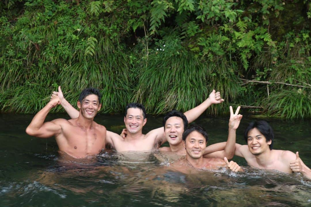 宮下純一さんのインスタグラム写真 - (宮下純一Instagram)「最高の滑り込み夏休み😚😚😚#筑波大学水泳部競泳 #国士舘水泳部 #自然の流水プール #魚捕獲ならず #私色白すぎ」9月1日 23時31分 - junichi1017