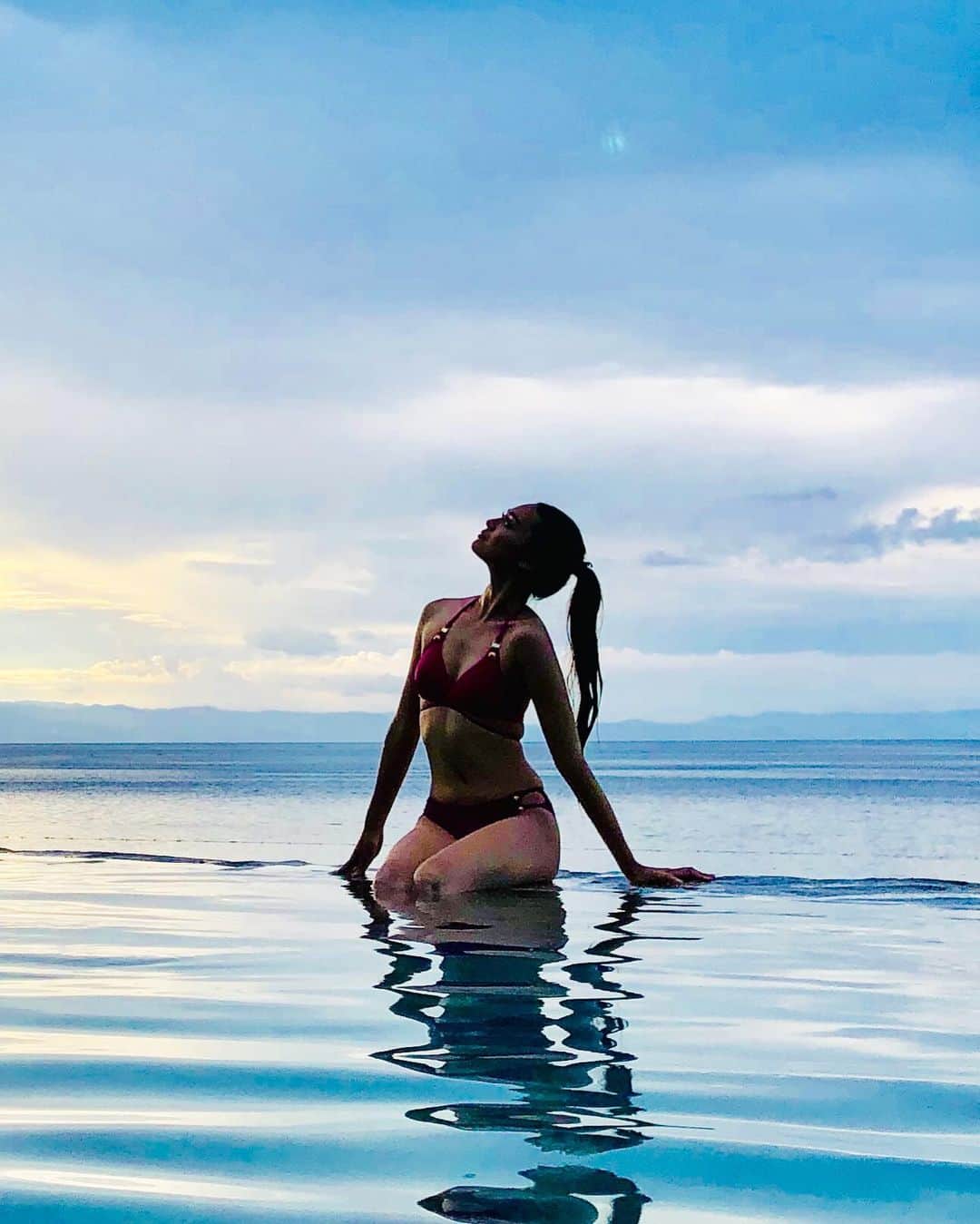 のインスタグラム：「High high hope ❤️💙 Location @mithiresortandspa #mithiresortandspa #mithiresort #yuumiquotes #yuumitravel #oceangirl #ocean #beautiful #lifequotes #lifestyle #peace #happiness #海 #ボホール #フィリピン #Philippines #boholisland #bohol」