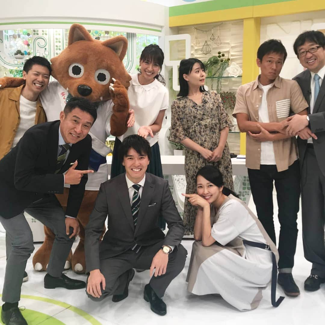 佐藤裕二さんのインスタグラム写真 - (佐藤裕二Instagram)「今週、竹田くん#夏休み で月・火のニュース担当は#ハマシュン こと濱田隼アナウンサーです。 宜しくお願いします。  となると、気になる集合写真向かって右後方は？（２枚目）  #濱田隼  #よろしくお願いします  #森田豊 さん#浅尾美和 さん #山田修作 ３ #徳重杏奈 #竹田基起 #上坂嵩 #望木聡子 #ウルフィ  #佐藤裕二  #メーテレ #アナウンサー  #ドデスカ」9月2日 9時07分 - karaage_satou