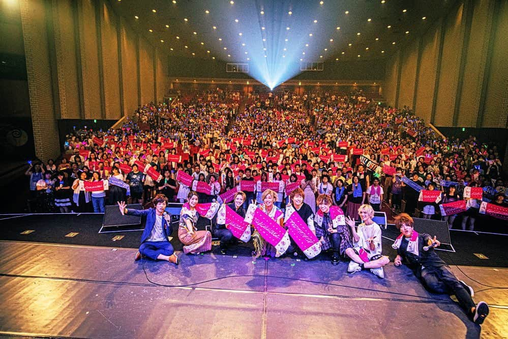 安達勇人さんのインスタグラム写真 - (安達勇人Instagram)「ADACHI HOUSE FESTIVAL2019@茨城県立県民文化センター大ホール本当にありがとうございました！！！ 最高の景色をありがとう😊✨ そして茨城に来てくださりありがとうございました！！ そして来年ADACHI HOUSE FESTIVAL2020開催決定！！ さらに規模を拡大してお送りします！！！ #安達勇人 #adachihouse #ayhフェス」9月2日 9時27分 - yuto_adachi_official