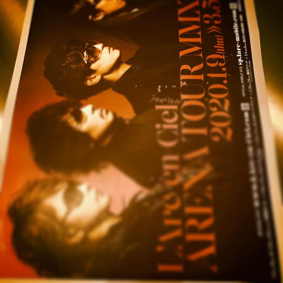 tetsuyaのインスタグラム：「お待たせしました！  #LArcenCiel  #larcenciel  #tetsuya  #ARENATOURMMXX  #MMXX  #TETSUYA」
