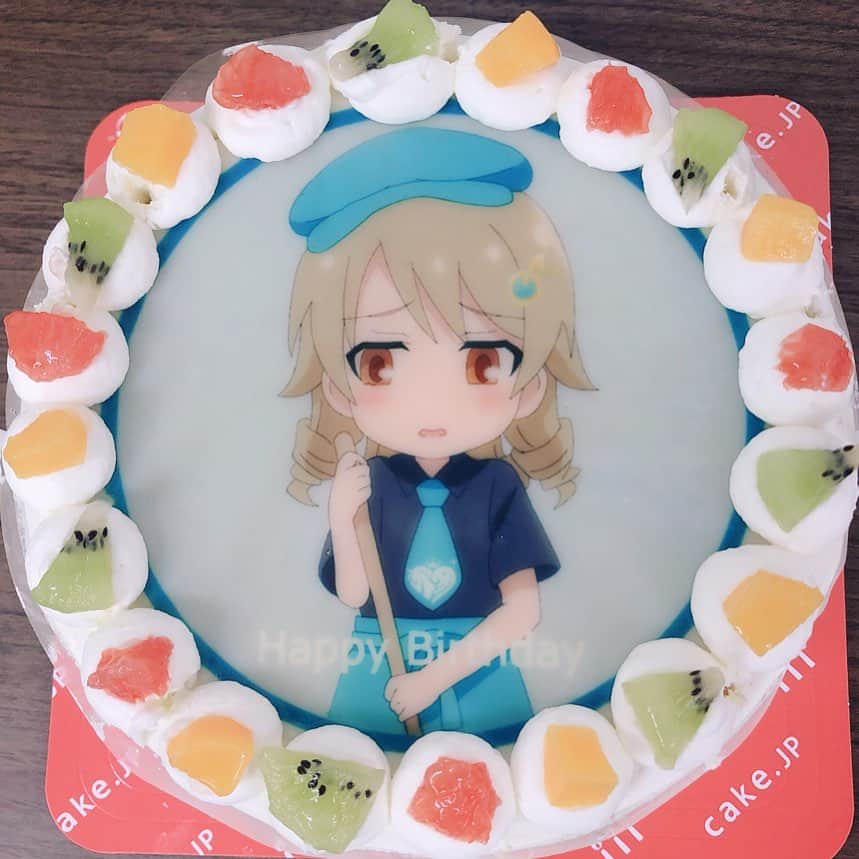 高橋花林のインスタグラム：「昨日のDJ PARTY。 9月が誕生日ということでスタッフさんからケーキをプレゼントしていただきました！！ 乃々ちゃんがいます！可愛い〜！ すっごく美味しかったです！ ありがとうございました！」