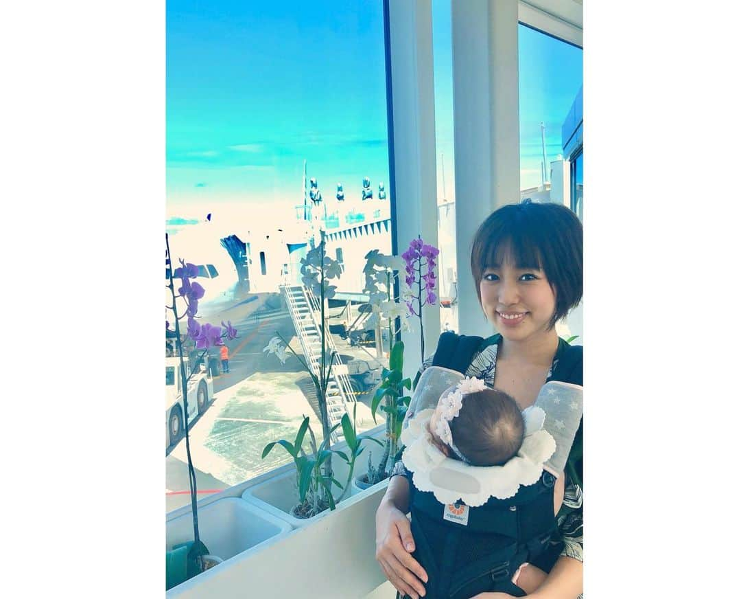 DJ YURiAさんのインスタグラム写真 - (DJ YURiAInstagram)「初めての沖縄🤱🏻﻿ ﻿ ﻿ 初めての飛行機も泣かずにずっと寝てくれました🥺🙏🏻﻿ ﻿ ﻿ ﻿ ﻿ #trip﻿ #babytrip﻿ #沖縄﻿ #沖縄旅行﻿ #生後4ヶ月 ﻿ #初めての飛行機﻿ #親バカ部﻿ #ベビスタグラム #夏休み」9月2日 10時13分 - djyuria