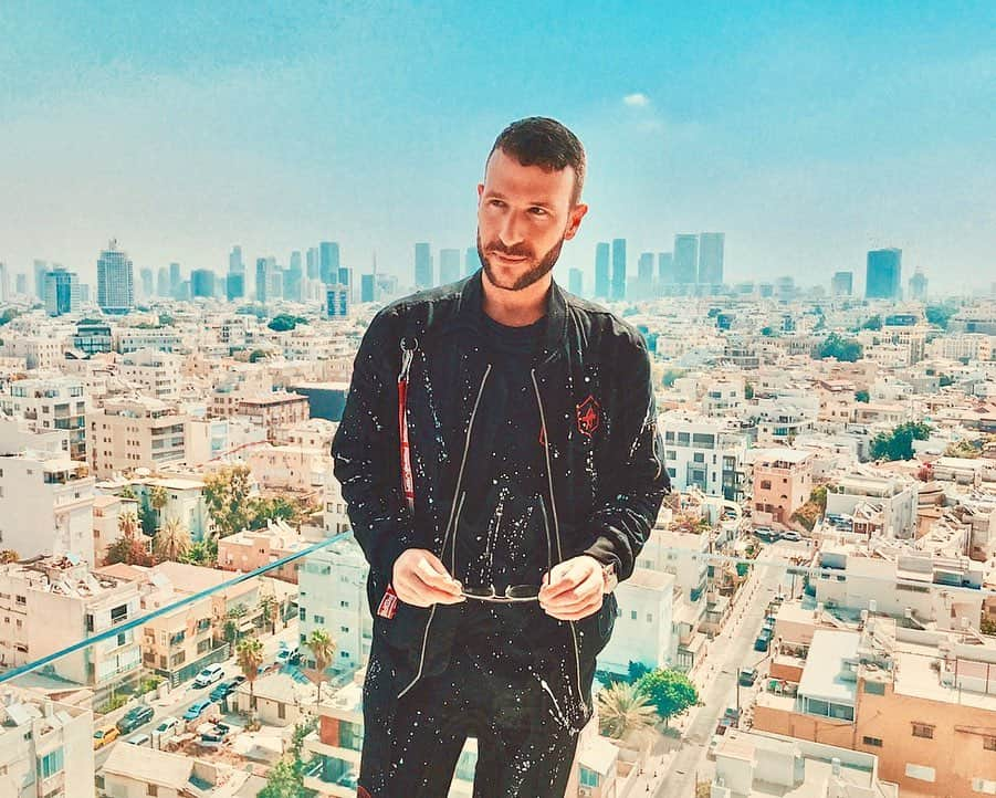 ドン・ディアブロさんのインスタグラム写真 - (ドン・ディアブロInstagram)「Hi! Greetings from Tel Aviv 🙏🏻❤️ The view Israeli great here 🇮🇱😎 #TourLife #Forever」9月2日 1時30分 - dondiablo