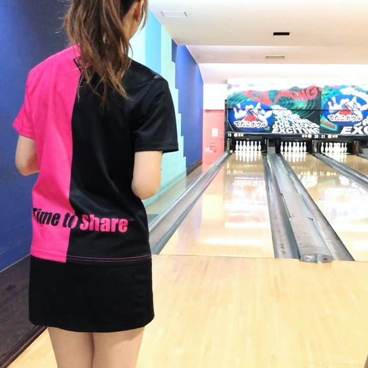 竹原三貴のインスタグラム：「😂 #luckystrike #bowling #ボウリング #볼링 #연습 #스트라이크  #ストライク #ラッキー」