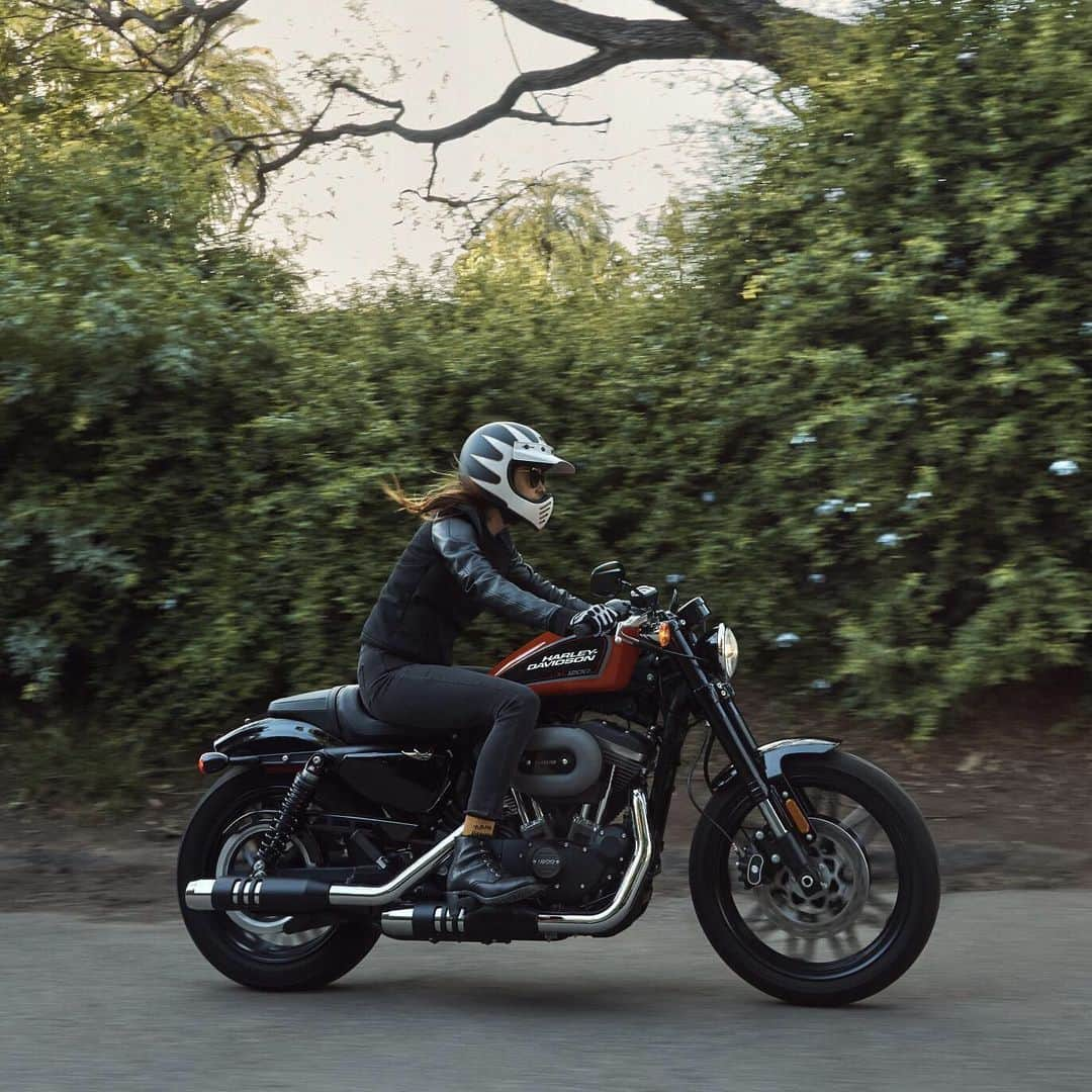 Harley-Davidsonさんのインスタグラム写真 - (Harley-DavidsonInstagram)「Racing. Land speed records. Epic road trips. The motorcycle that's done it all, now does it all better. Check out our 2020 #Sportster models.  #HarleyDavidson #HDRoadster #FortyEight #Iron1200 #Iron883」9月2日 1時33分 - harleydavidson