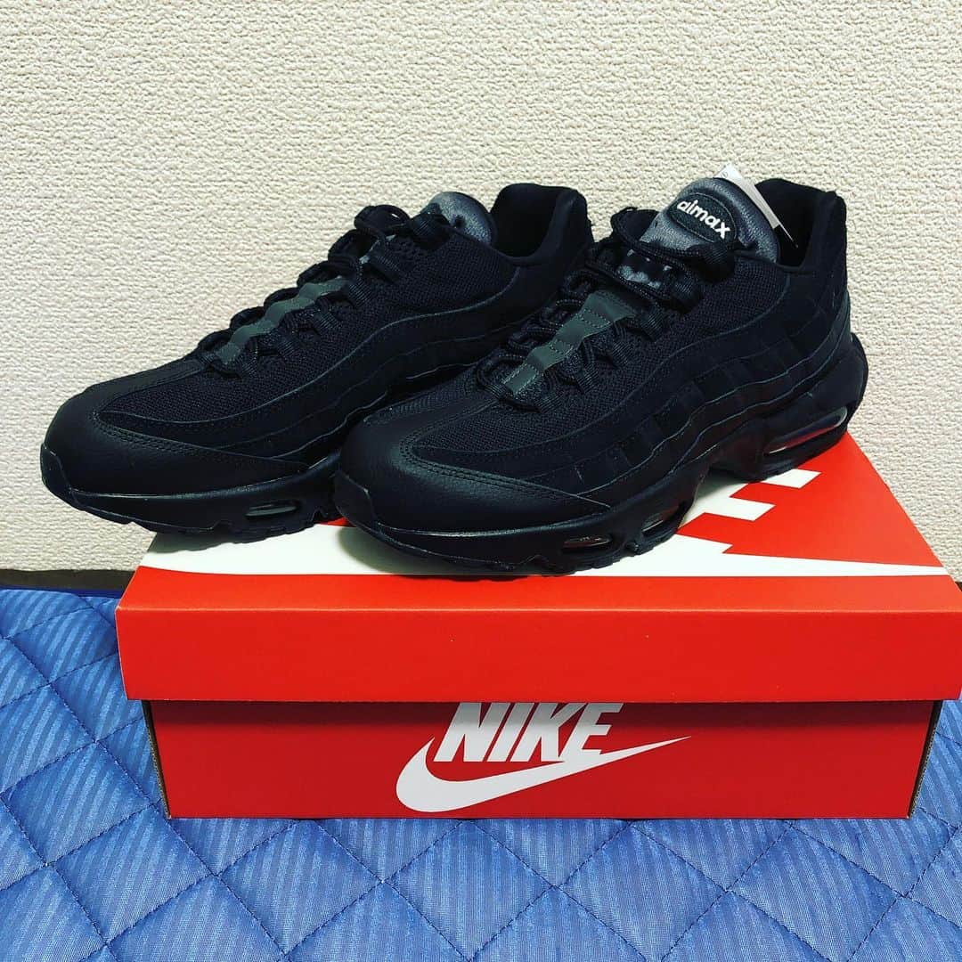 野元勇志のインスタグラム：「本当にありがとうね😢 遅めのＢＤプレゼント🎁 いつも、悩んでいたりしたら、必ず連絡をくれる姉貴😩#かよ姉 東京にいた時は本当に助けてもらっていたし、今もいつも気にかけてもらっています。 感謝しかないです。 こんな姉貴達や、応援してくれてる人達の為にも、全力で踏ん張っていきます‼️ THANK you kayo🥺」