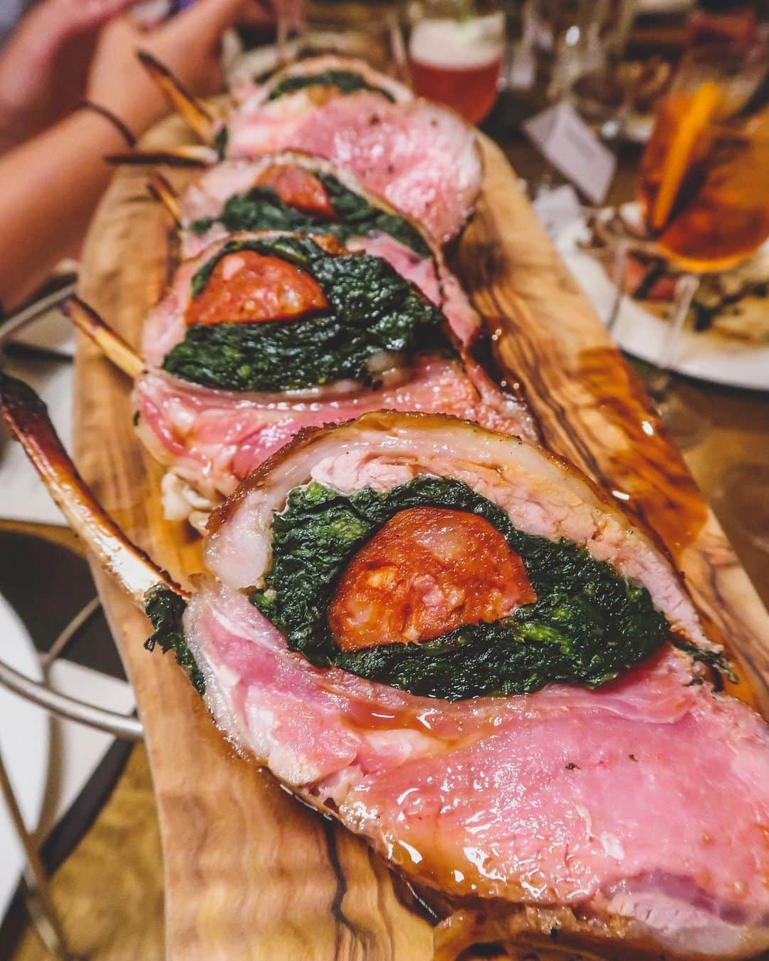 Eat With Steph & Coのインスタグラム：「A MEAT FEAST for your meaty dreams 😍 Went to @paternosterchophouse and some spectacular meats were devoured as part of the @worldbutcherschallenge.  My highlights were: - this beautiful rack of colne valley lamb stuffed with chorizo and spinach, - the insanely delish braised Dexter beef shin with baked bone marrow, - the classic baby back short ribs with whiskey sauce, - roast pork fillet with black pudding, - and the ultimate ribeye which was insanely tender and flavourful.  An amazing feast showcasing top quality meats. Limited edition menu is available from 2nd to 14th of September. Don’t miss out! 💯 📷 @vernahungrybanana #invite #presspreview #british #butcher #meatfeast #beefeater #eatlocal #beautifulfood #timeoutlondon #ldn」