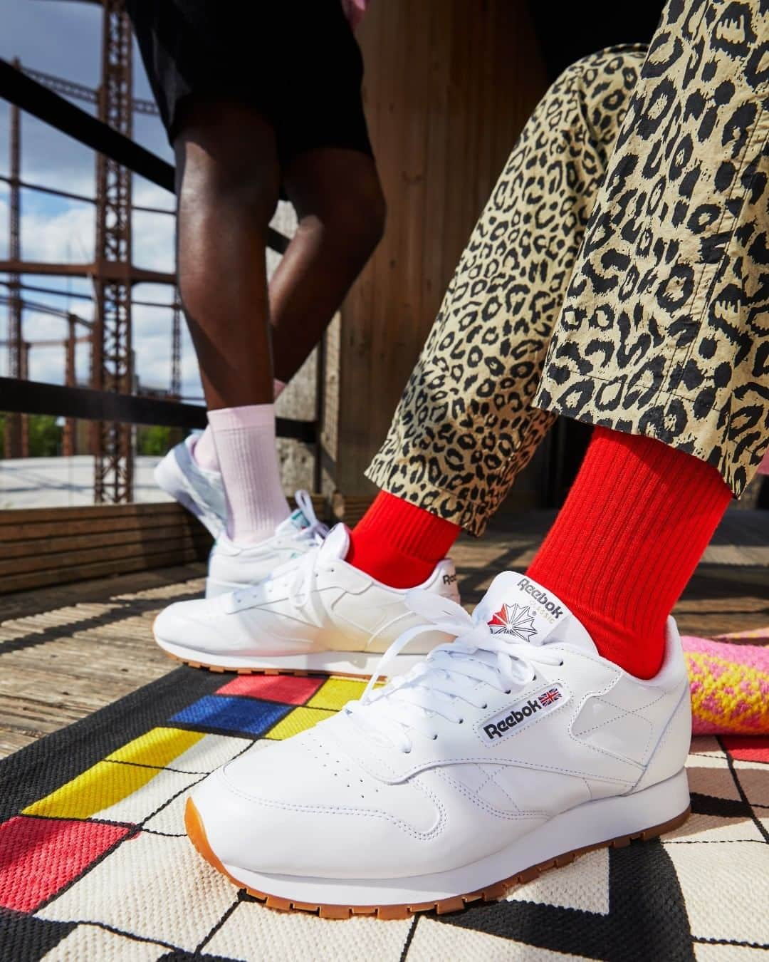 ASOSさんのインスタグラム写真 - (ASOSInstagram)「One word to describe a fresh pair of Reebok Classics? 👇 🔎 Reebok Classic leather trainers in white 49799 (1096790)」9月2日 2時15分 - asos