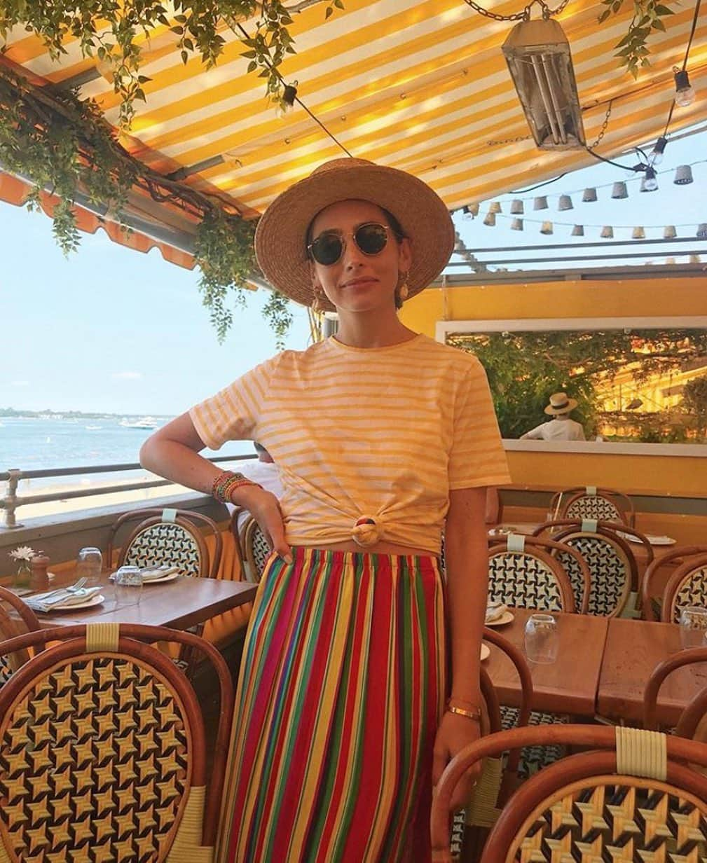 ビービーダコタさんのインスタグラム写真 - (ビービーダコタInstagram)「Big summer mood 🌈 @somethingnavy wearing our OUTSIDE THE LINES PLEATED SKIRT. #babesinbbd #bbdakota」9月2日 2時16分 - bbdakota