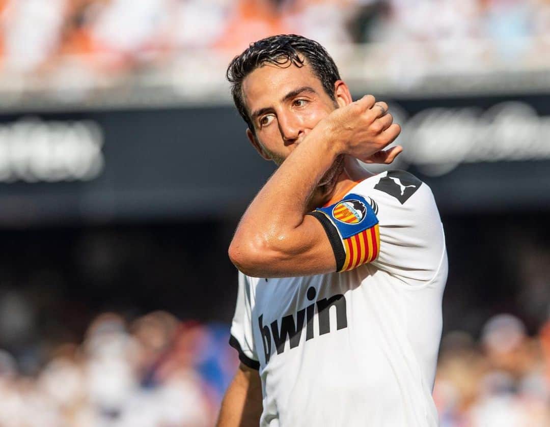 ダニエル・パレホのインスタグラム：「Primer triunfo de la temporada que nos da tres puntos y muchísima confianza. Feliz por los goles!!! Amunt!」