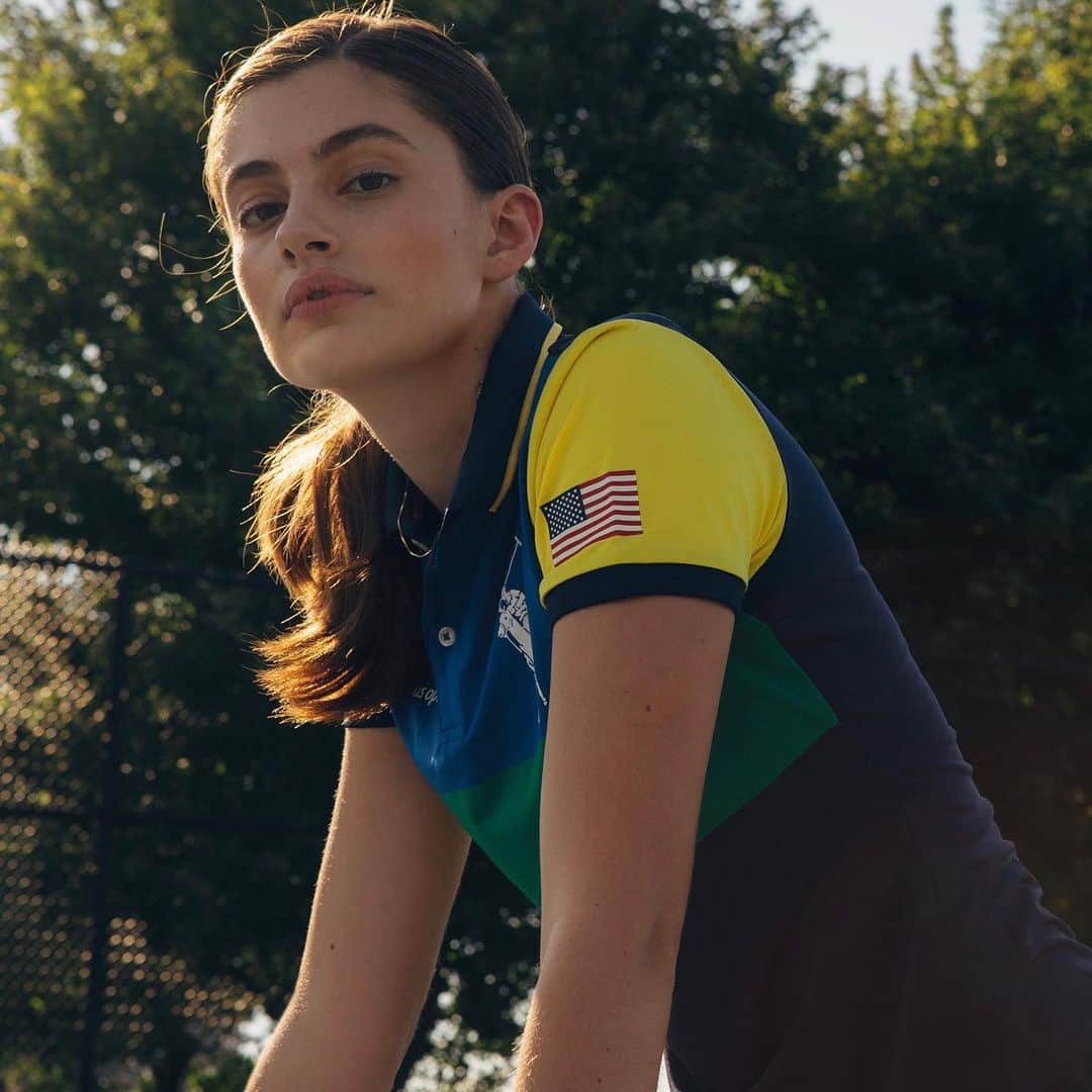 Polo Ralph Laurenさんのインスタグラム写真 - (Polo Ralph LaurenInstagram)「“My dream from an early age was to turn pro... Instead, when I was 12 or 13, I realized acting was a passion of mine,” explains actress, model, and skilled tennis player #DianaSilvers.  We partnered with Diana to kick off our new @USOpen Collection.  Read the full Q&A by downloading #ThePoloApp (US Only)  #PoloRalphLauren #USOpen」9月2日 2時53分 - poloralphlauren