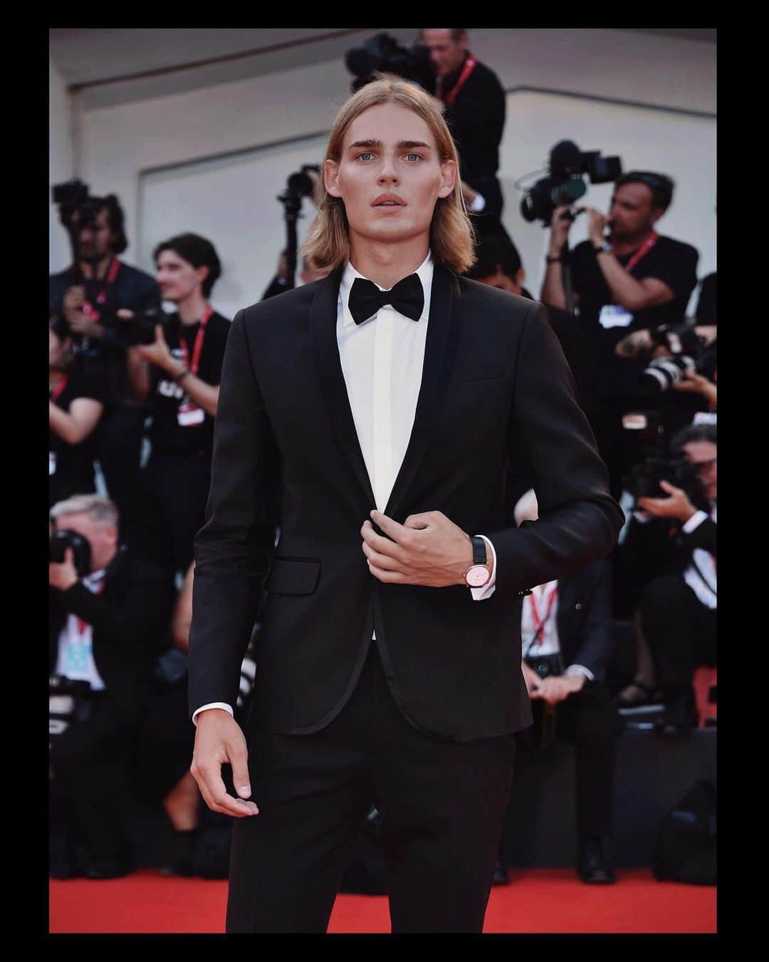 Ton Heukelsのインスタグラム：「Big thank you to @moetchandon for making me part of this magical evening and to @dsquared2 for dressing me! #moetmoment #ad #venezia76」