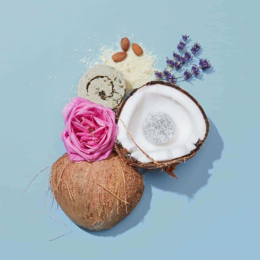 LUSH Cosmeticsさんのインスタグラム写真 - (LUSH CosmeticsInstagram)「Exfoliate naturally. Buff away dead skin using ingredients like ground almonds and coconut shells to reveal your glow—without harming the environment. Who can guess the Lush goodies? Tap to reveal. 💕⁠ *⁠ *⁠ *⁠ *⁠ *⁠ #veganbeauty #crueltyfreebeauty #crueltyfree #crueltyfreecosmetics #veganlife #vegan #greenbeauty #vegansofig #veganliving #vegans #beauty #skin #natural #organic #naturalskincare #cosmetics #healthyskin #glowingskin #veganskincare #skincare #skincareroutine」9月2日 3時00分 - lushcosmetics